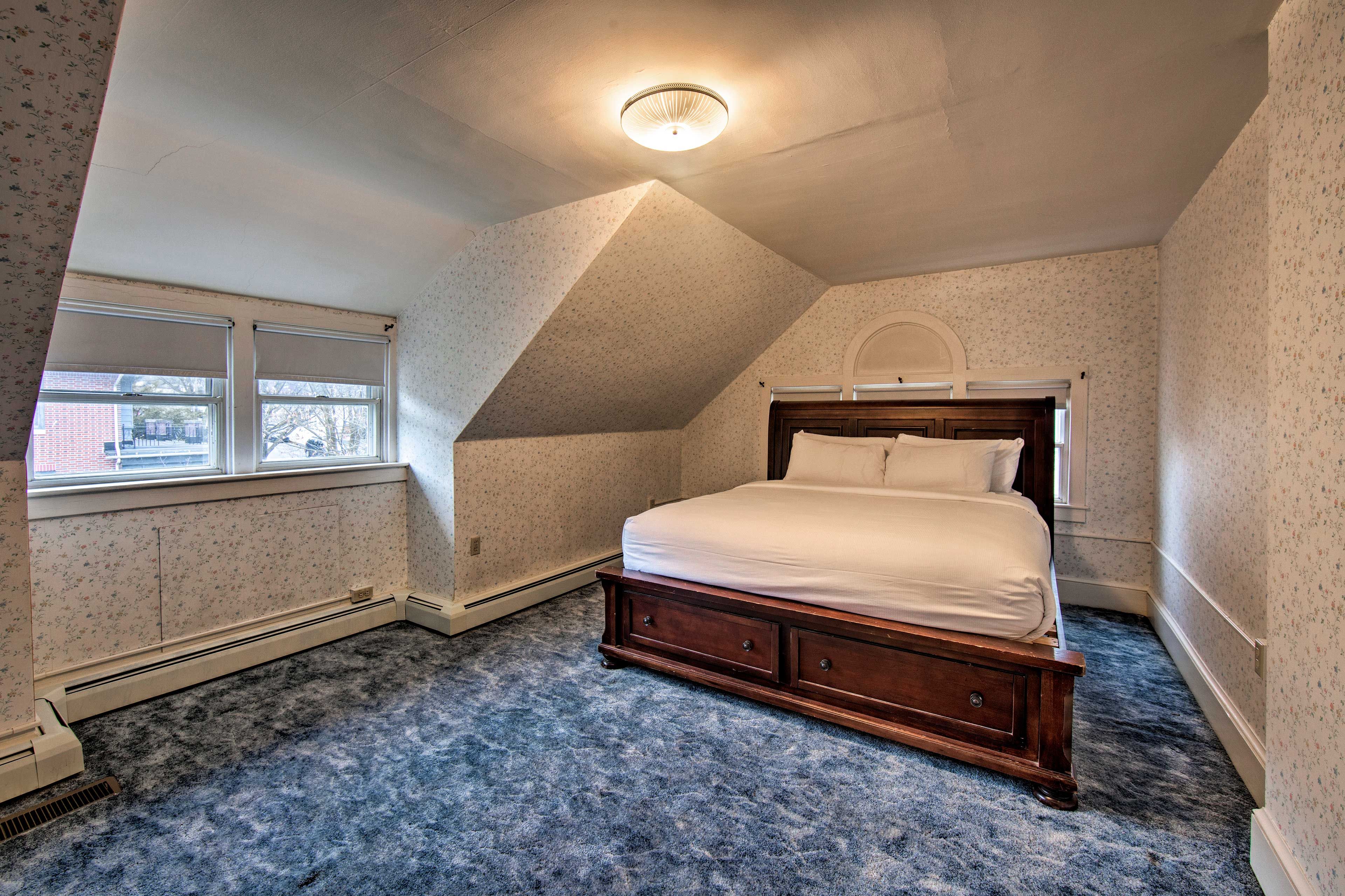 Bedroom 4 | 3rd Floor | Queen Bed