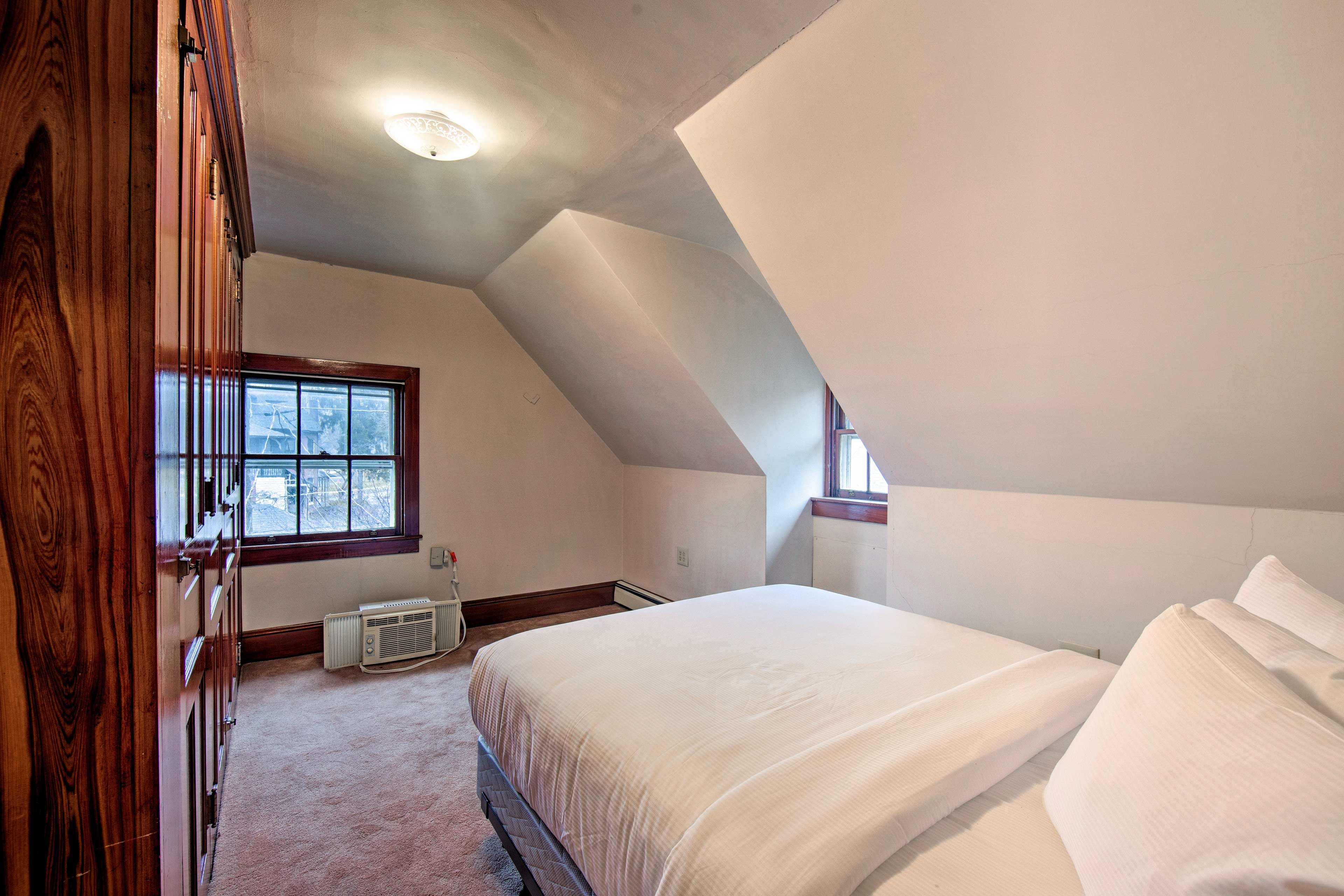Bedroom 5 | 3rd Floor | King Bed