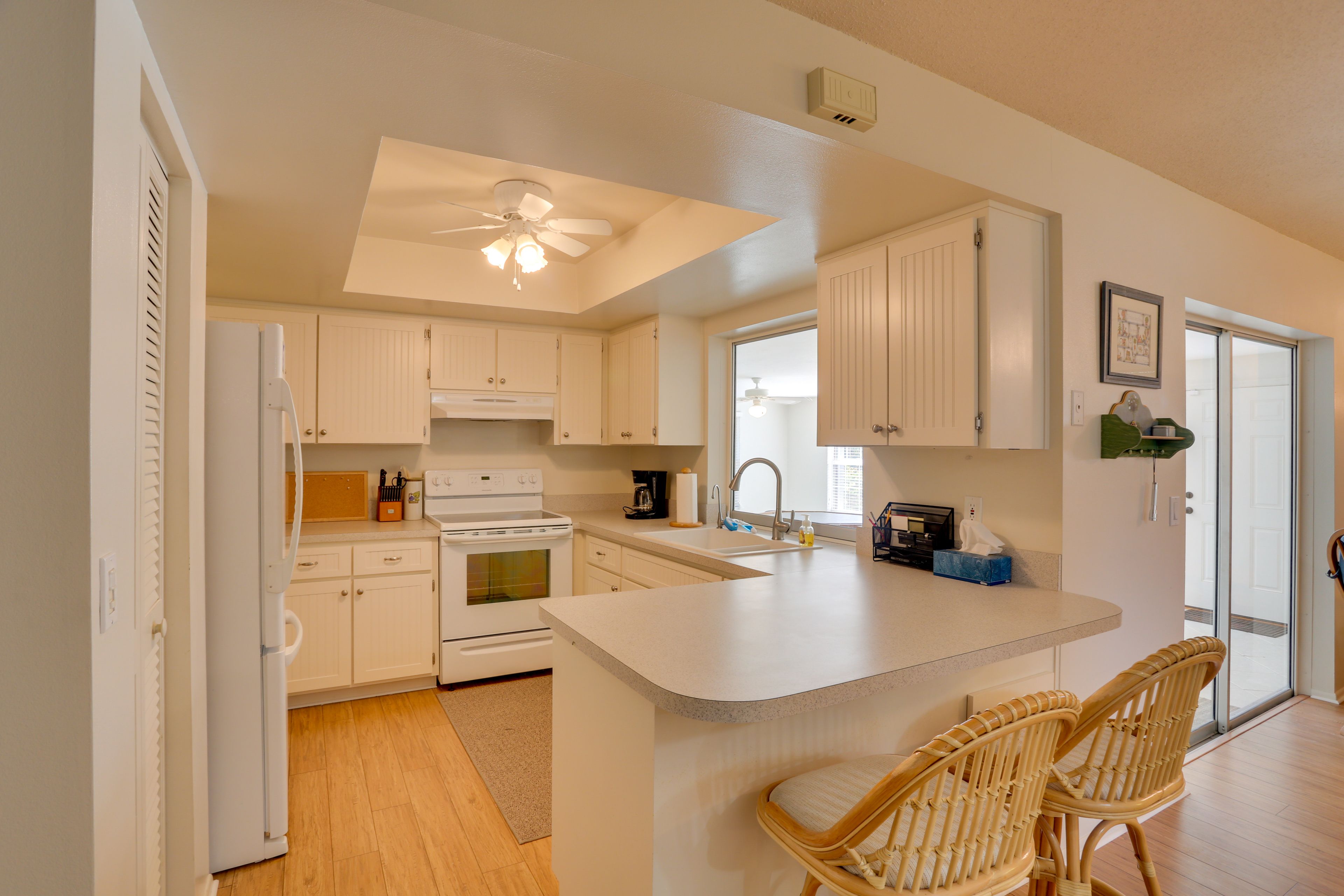 Kitchen | Cooking Basics & Spices | Coffee Grinder | Crockpot | Toaster