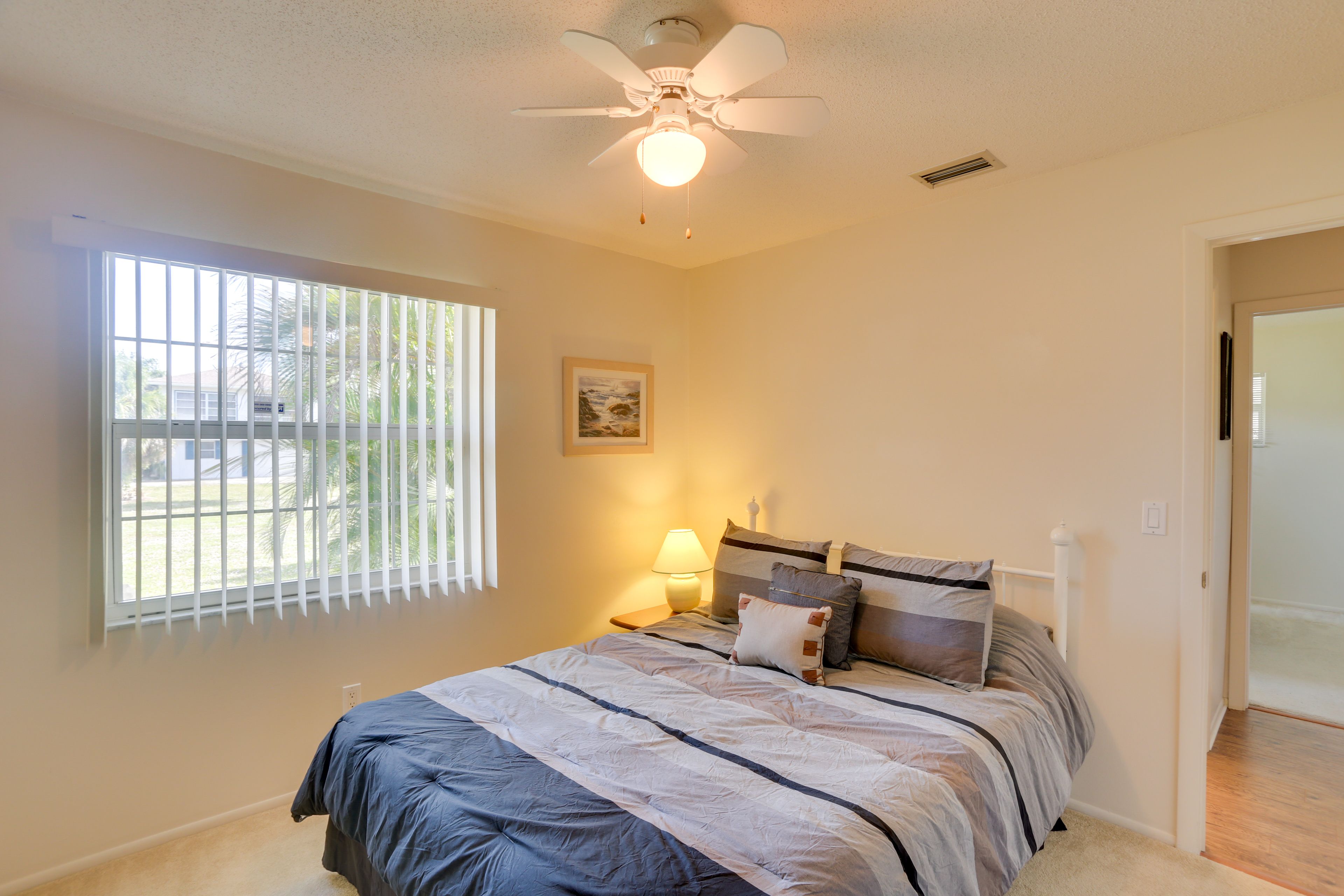 Bedroom 2 | Queen Bed