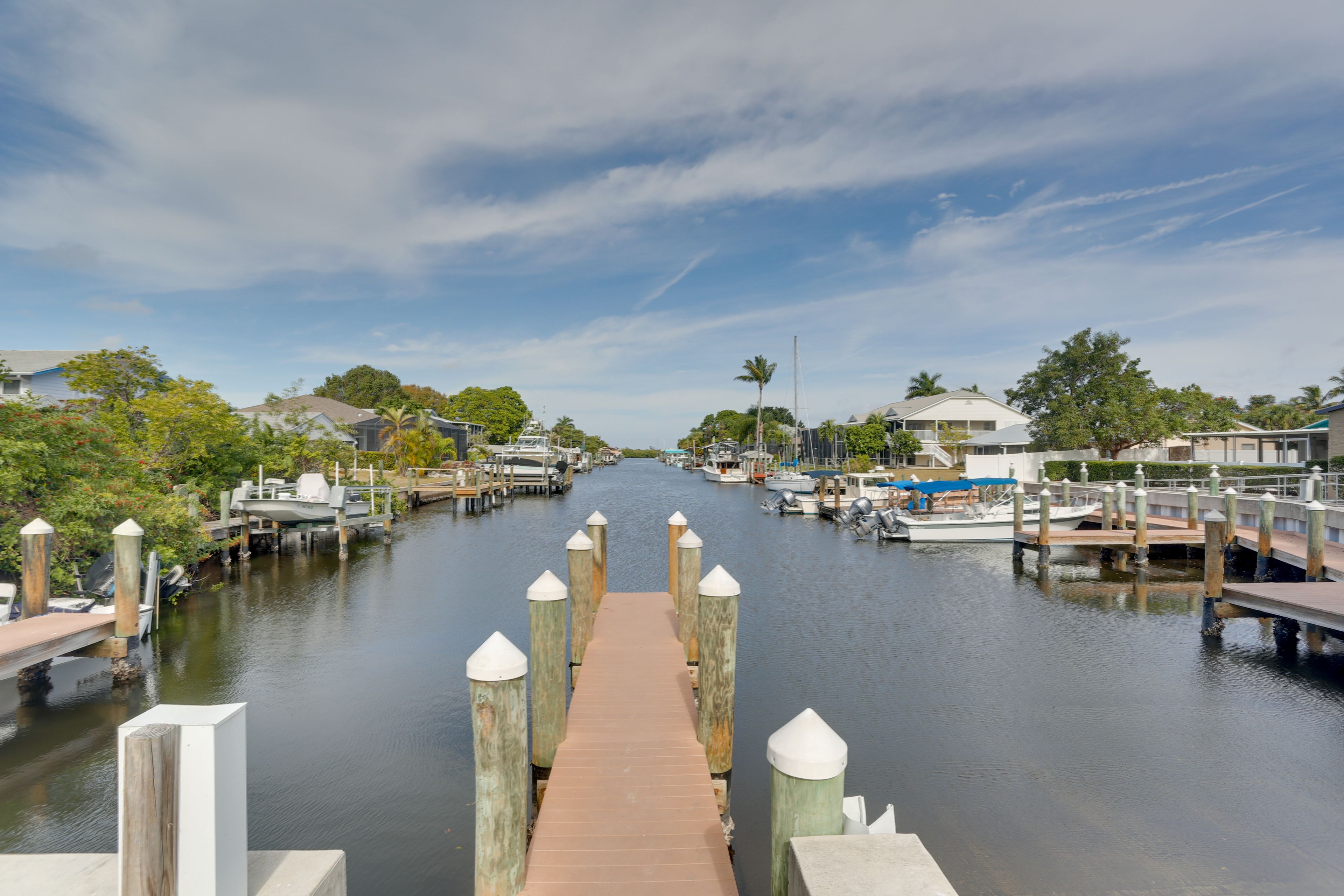 Canal (Walking Distance)