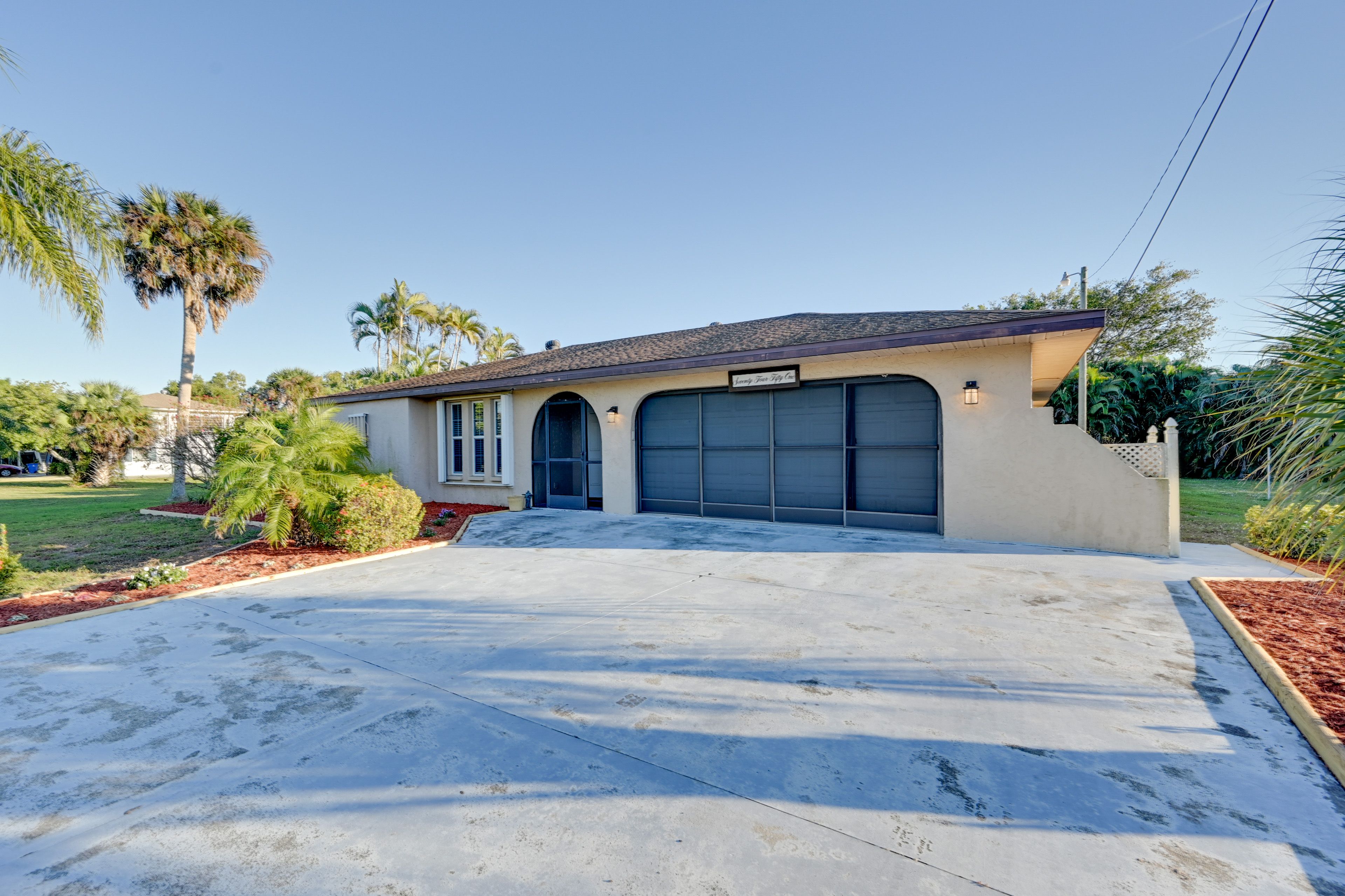 Bokeelia Vacation Rental | 3BR | 2BA | Step-Free Access | 1,375 Sq Ft