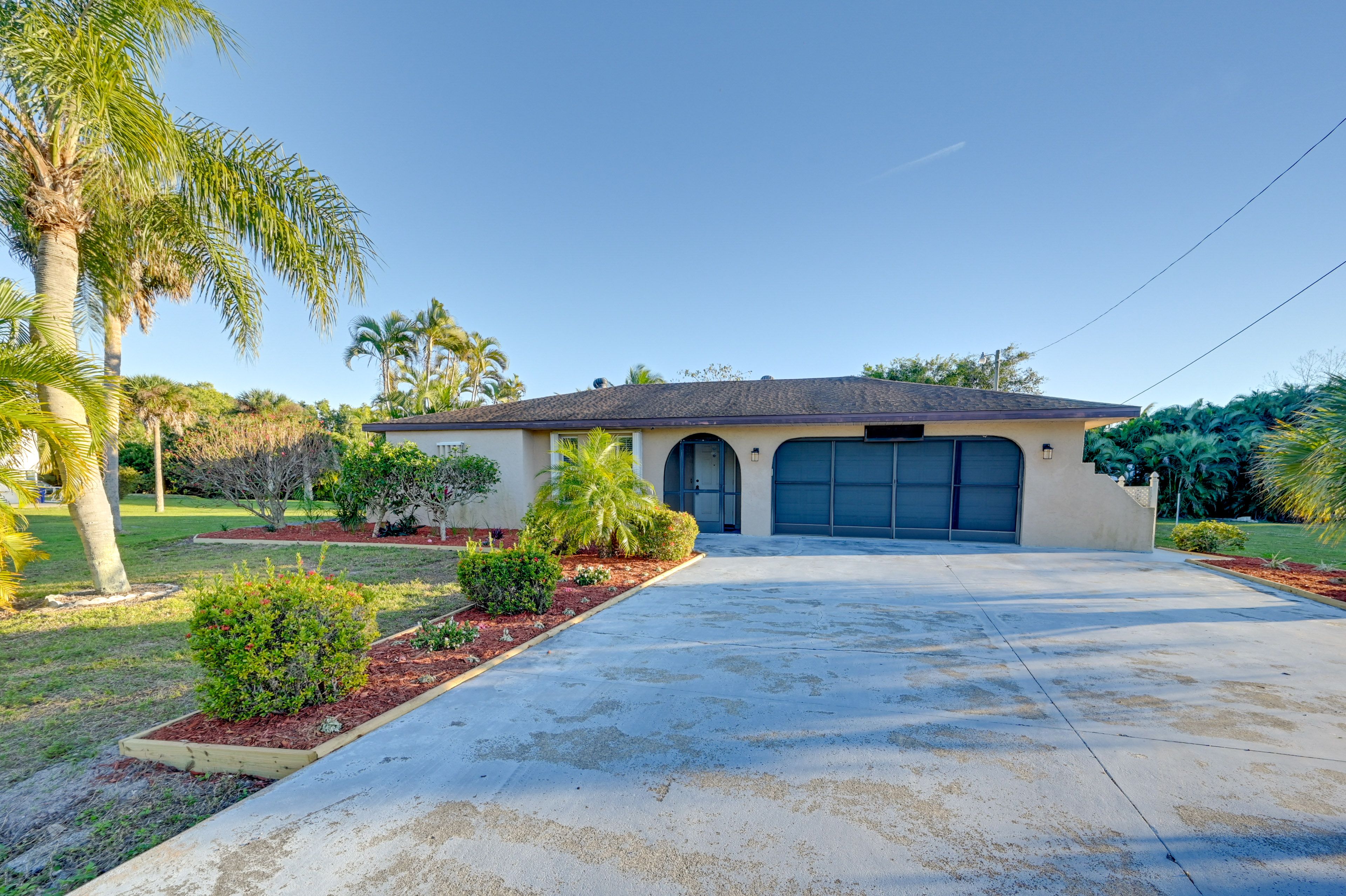 Parking | Garage (2 Vehicles) | Driveway (2 Vehicles) | Boat Parking