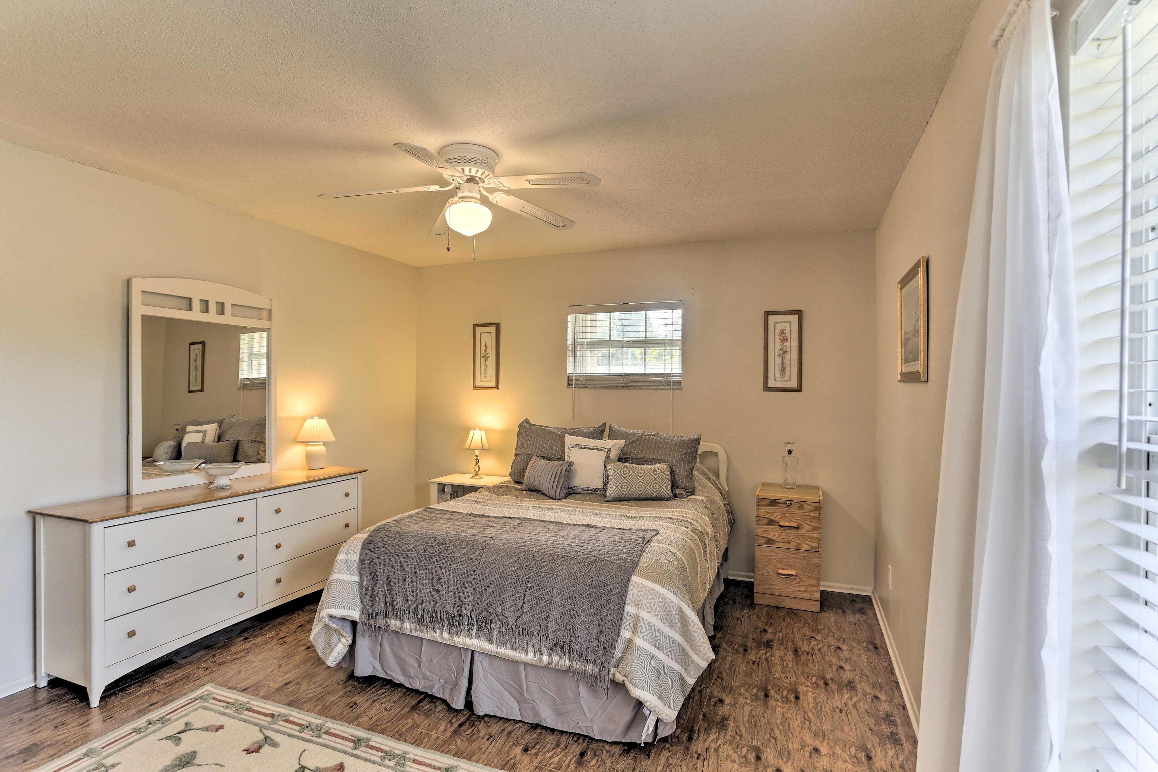 Bedroom 1 | Queen Bed | Linens Provided