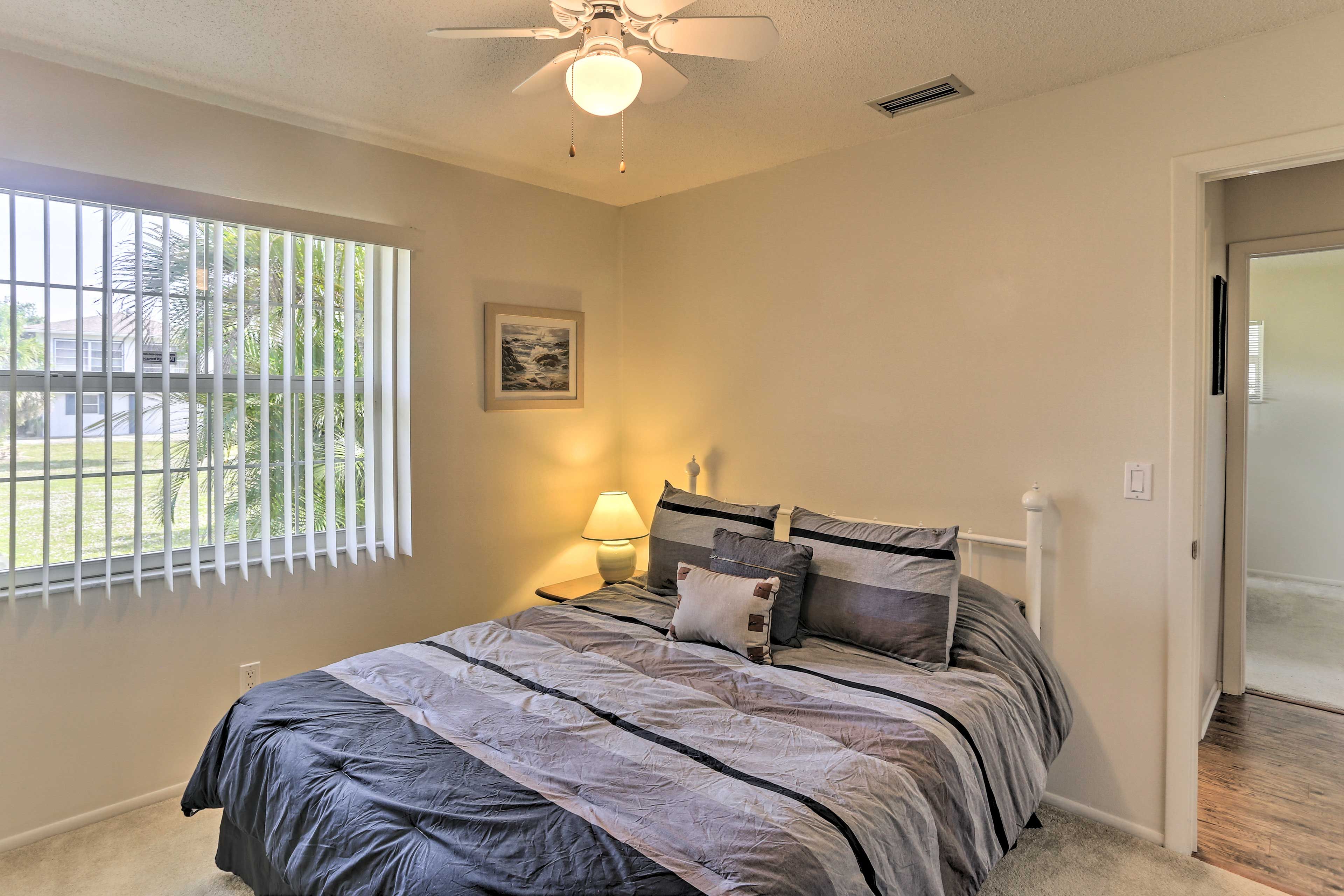 Bedroom 2 | Queen Bed
