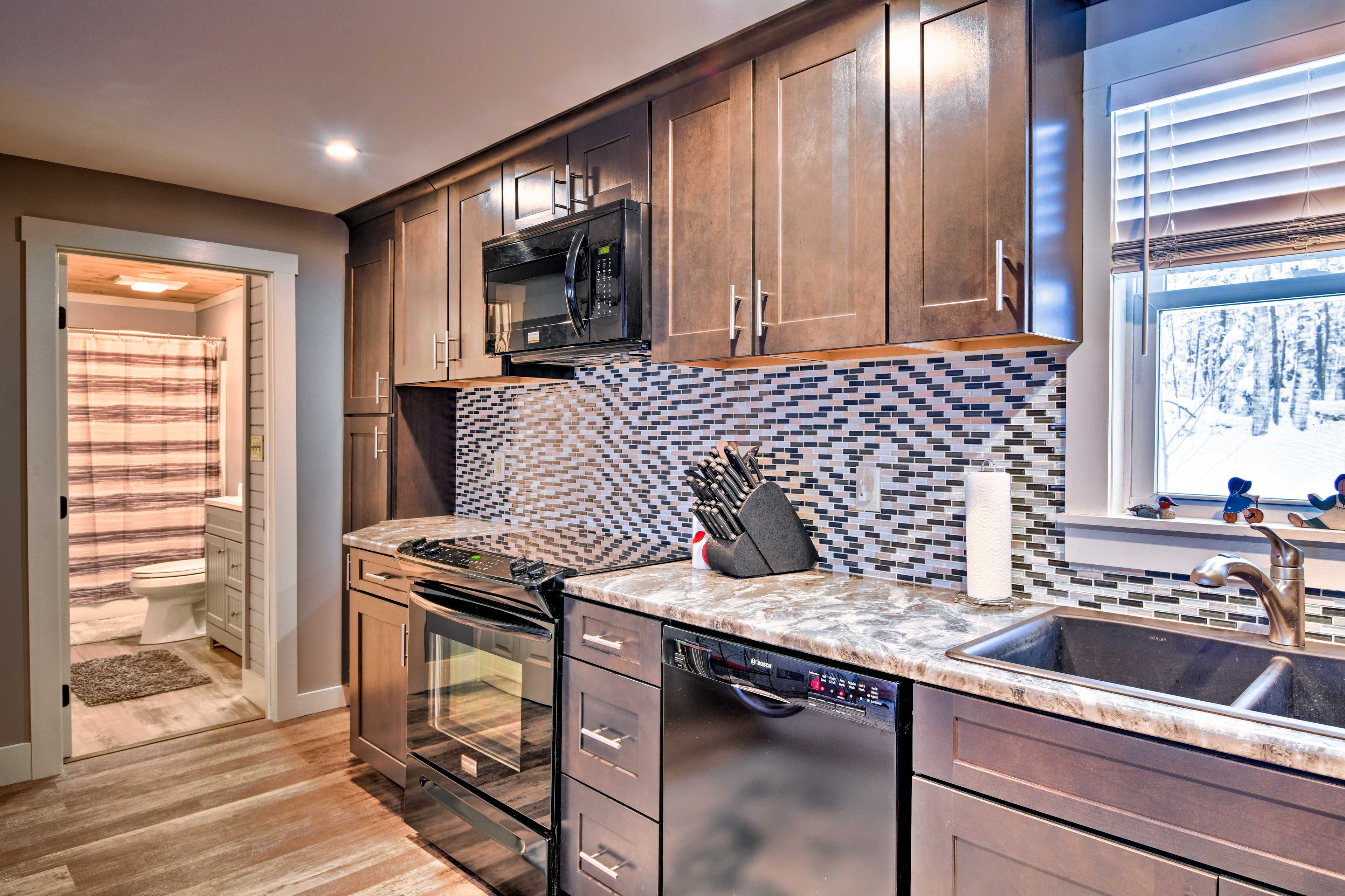 Kitchen | Cooking Basics | Coffee Maker | Paper Towels/Trash Bags Provided