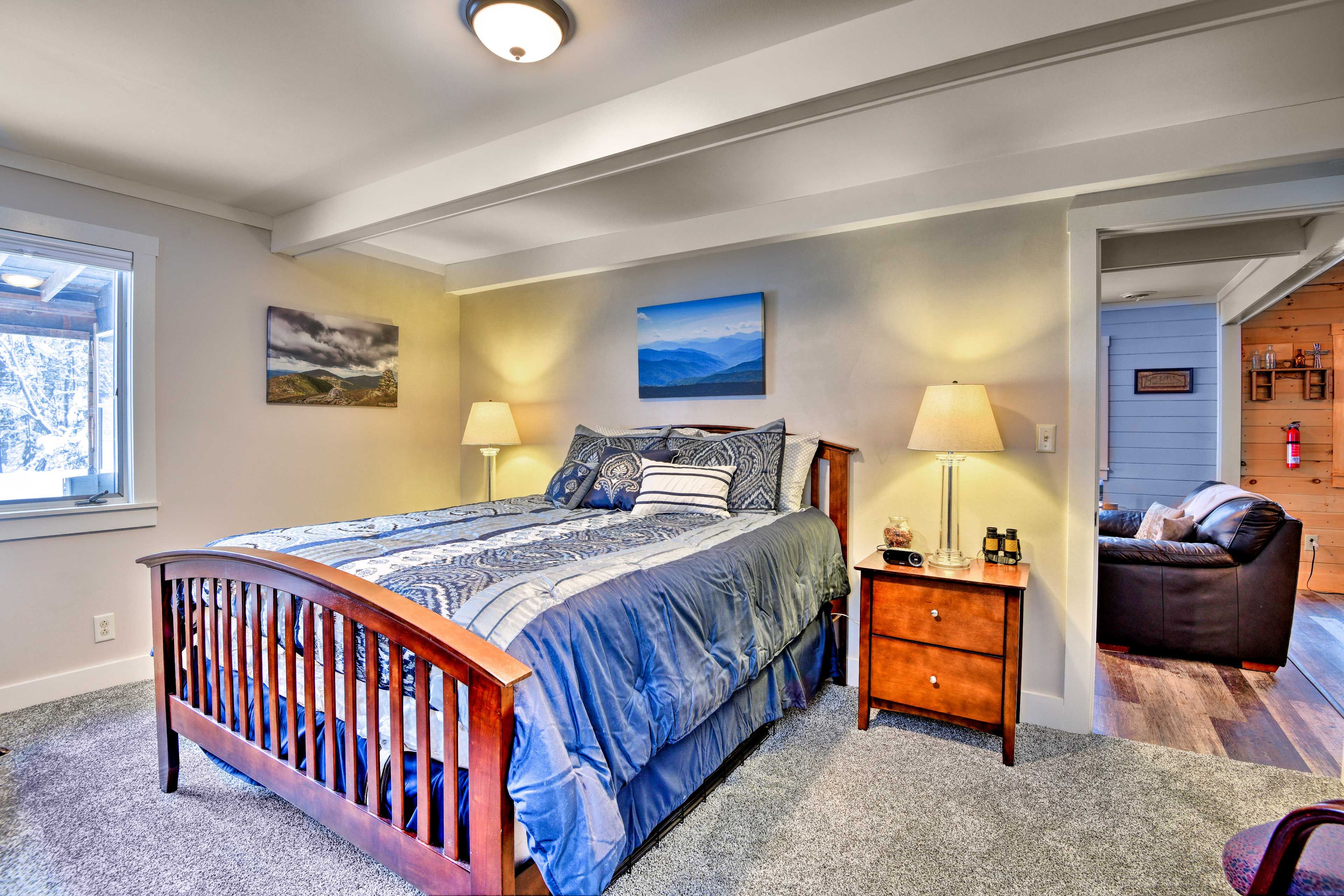 Bedroom 1 | King Bed | Linens Provided