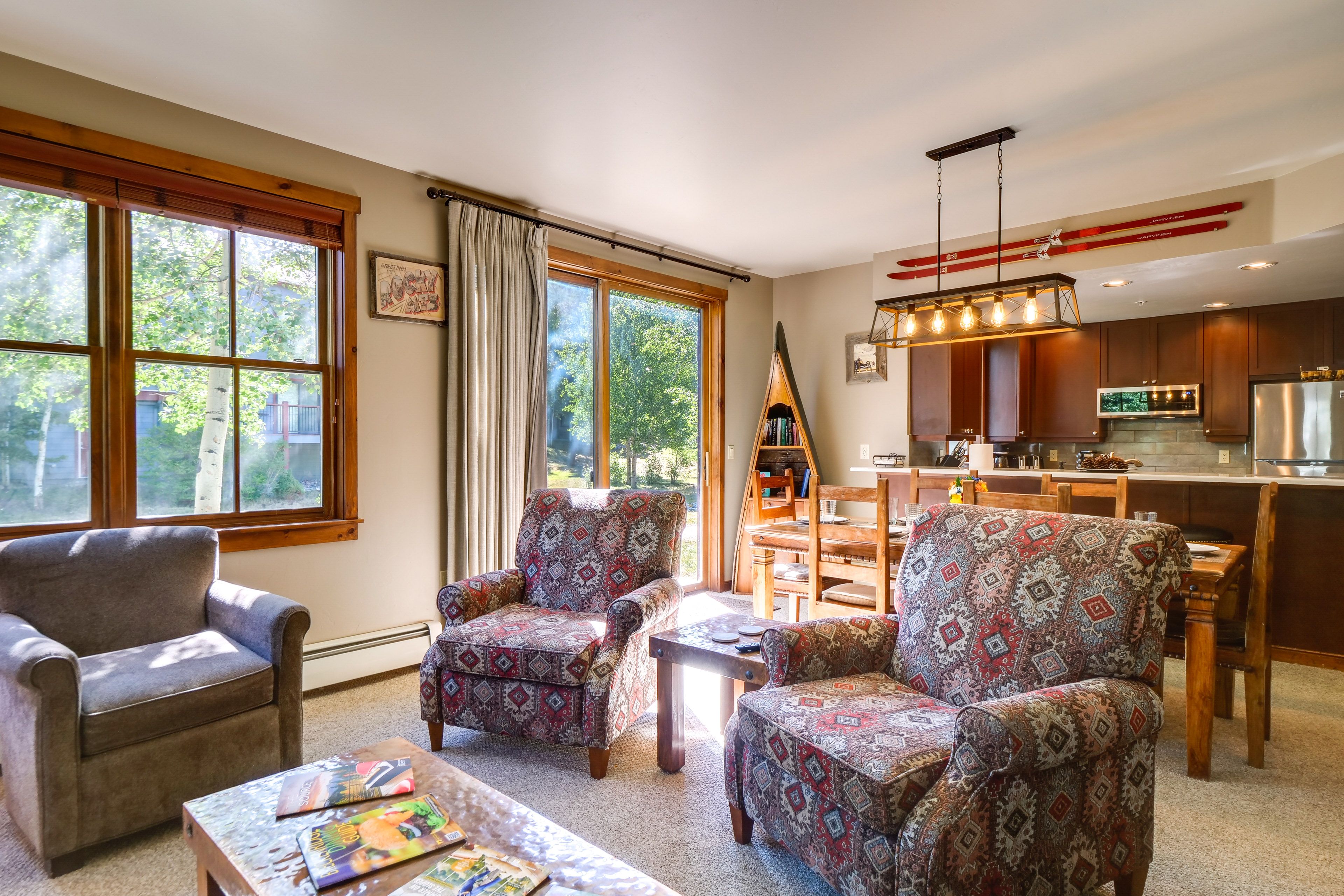 Living Room | Fireplace | Free WiFi | Sleeper Sofa