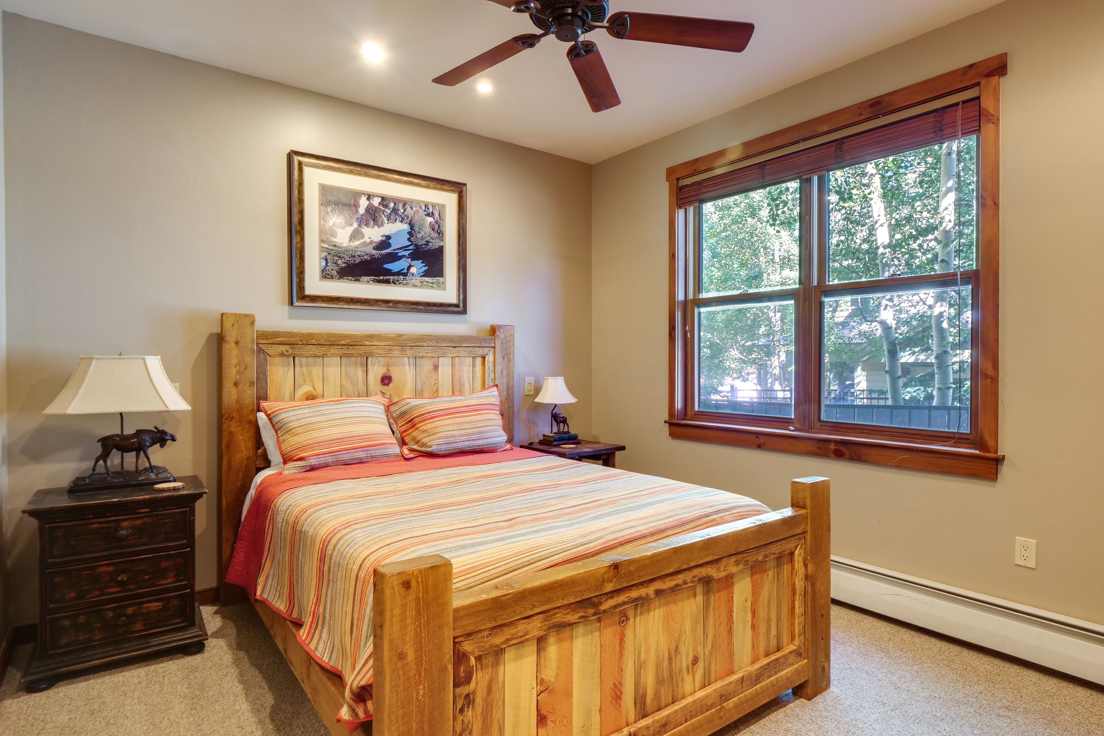 Bedroom 1 | Queen Bed