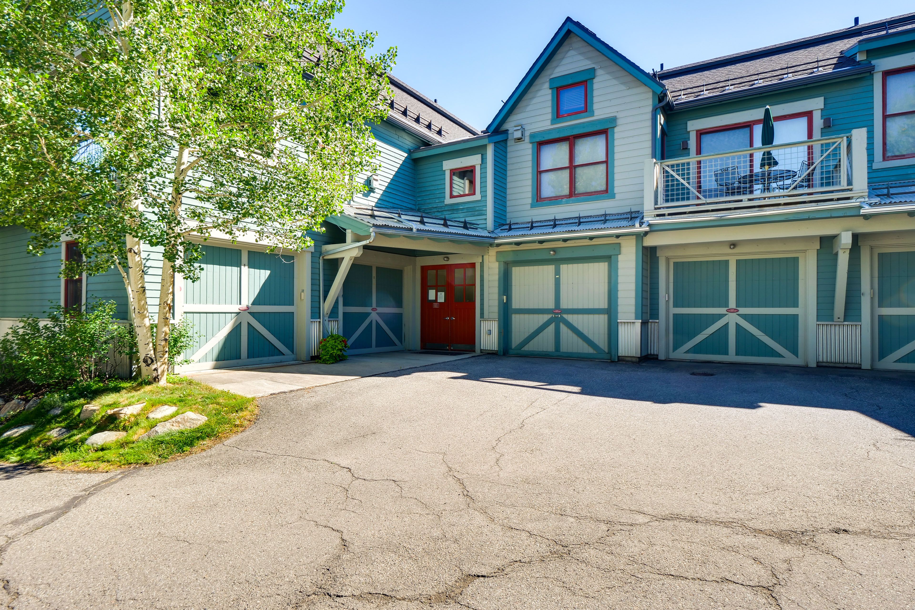 Heated Garage Parking (1 Vehicle)