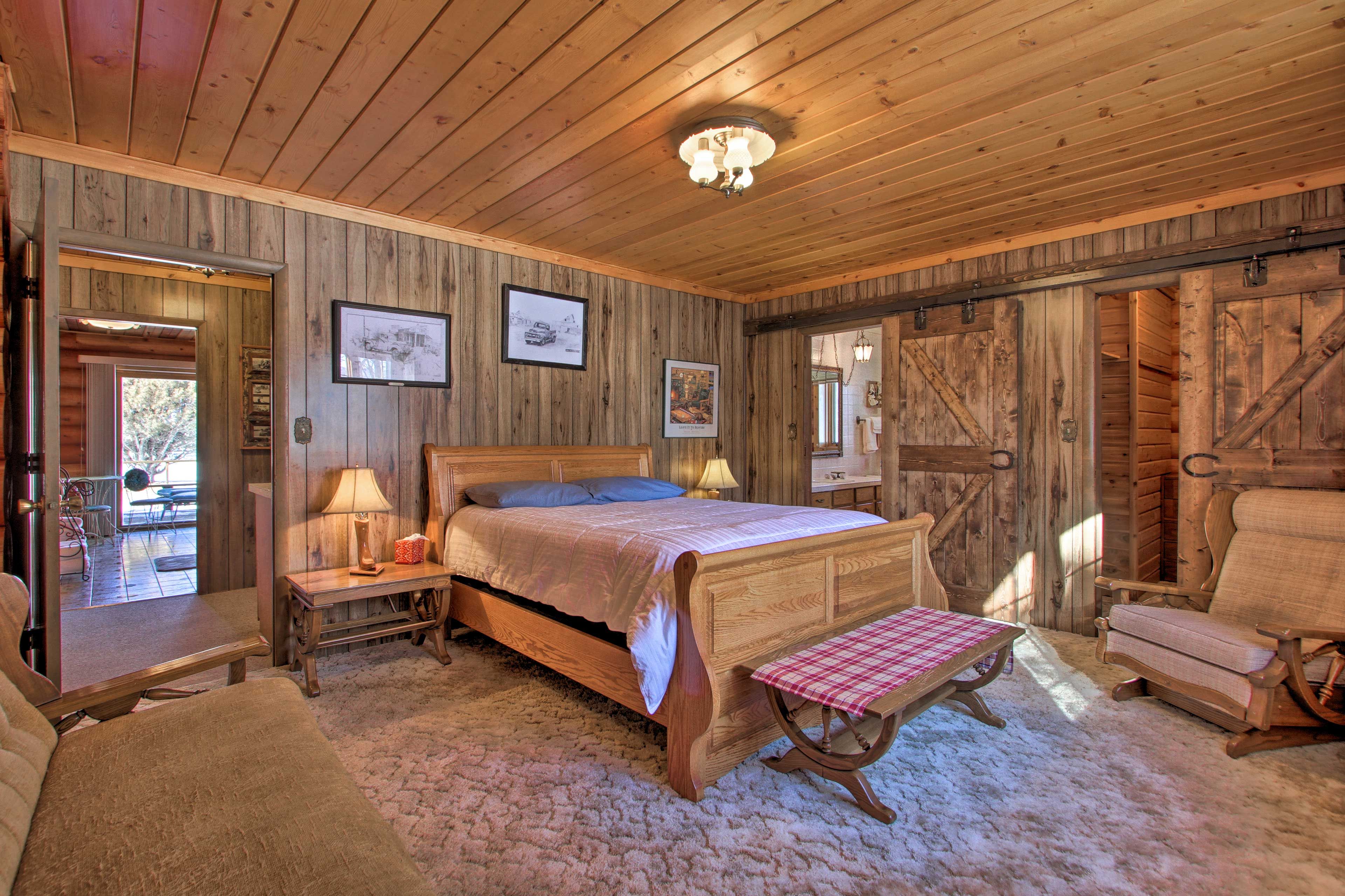 Bedroom 1 | Queen Bed | Futon