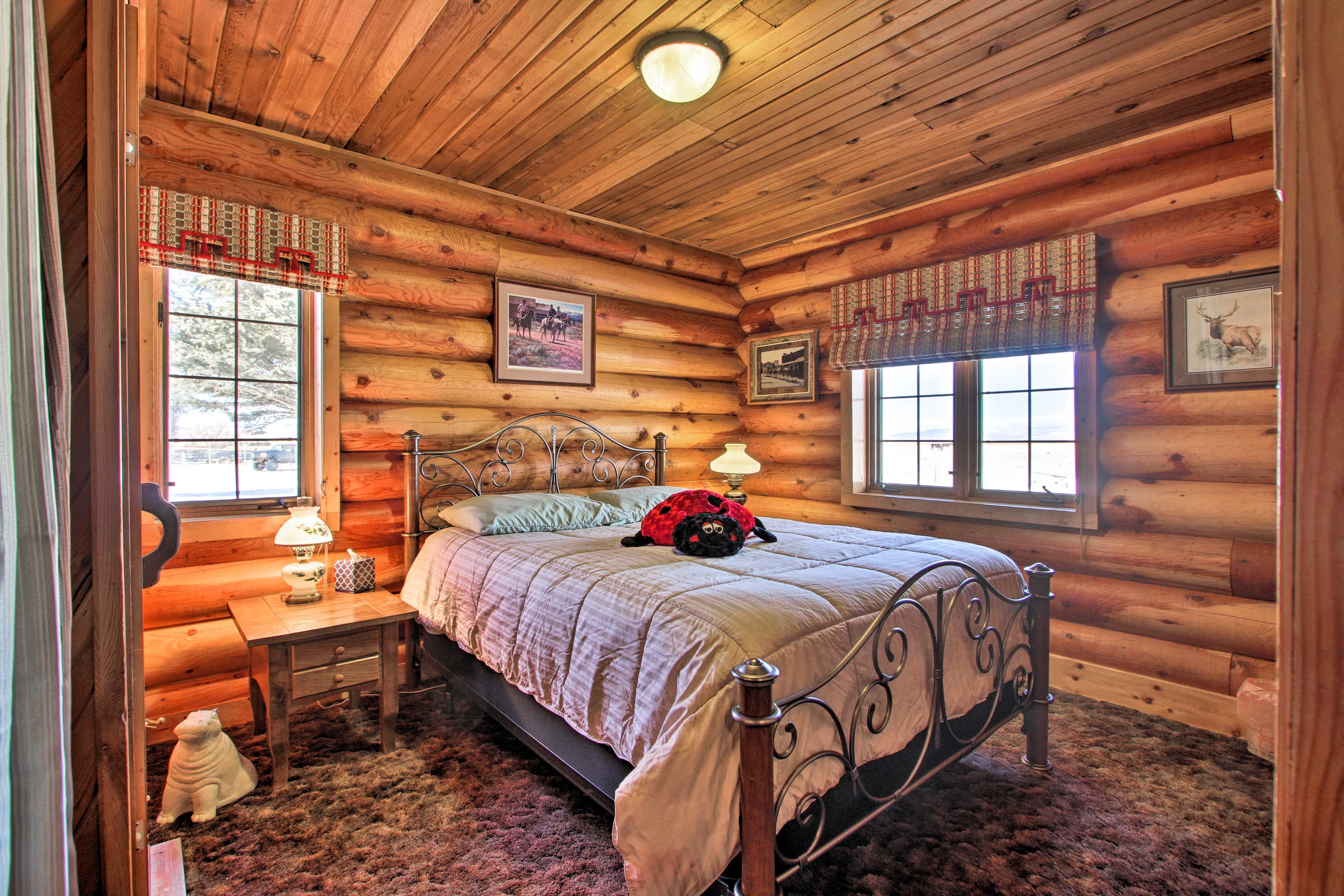 Bedroom 2 | Queen Bed