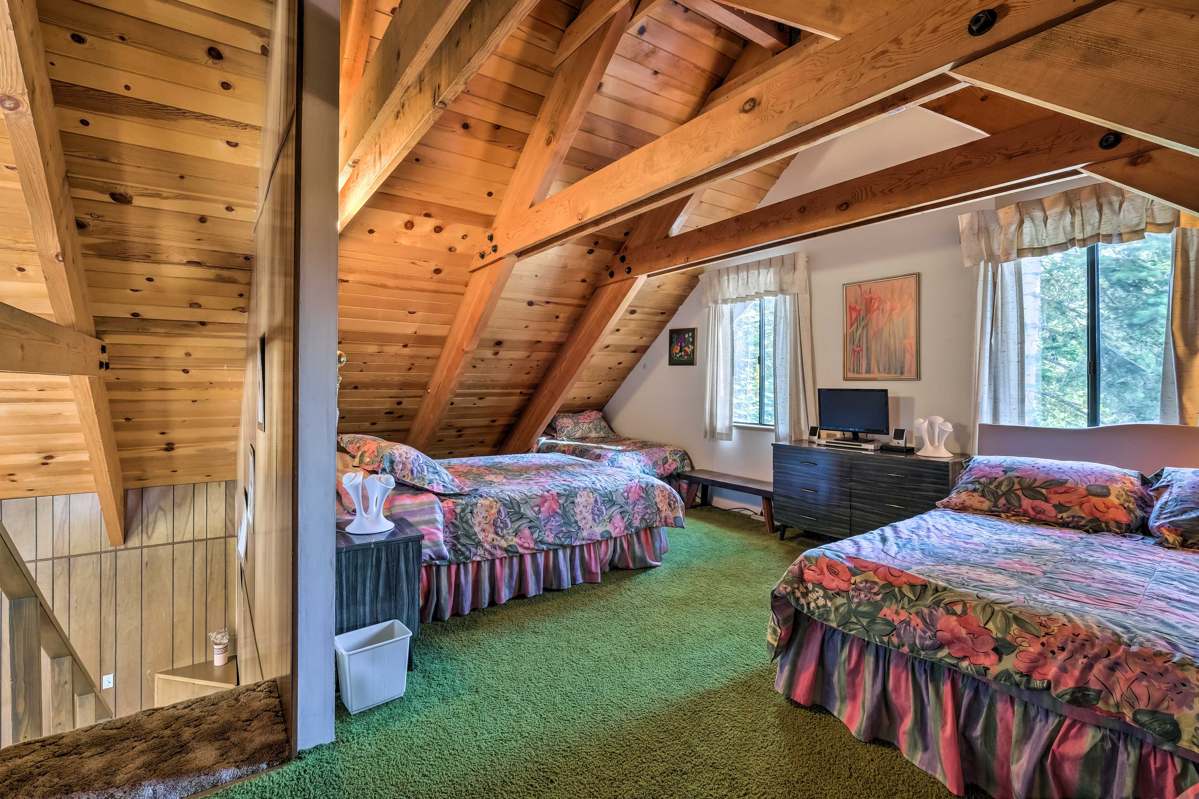 Bedroom 2 | 2 Queen Beds | 2 Twin Beds