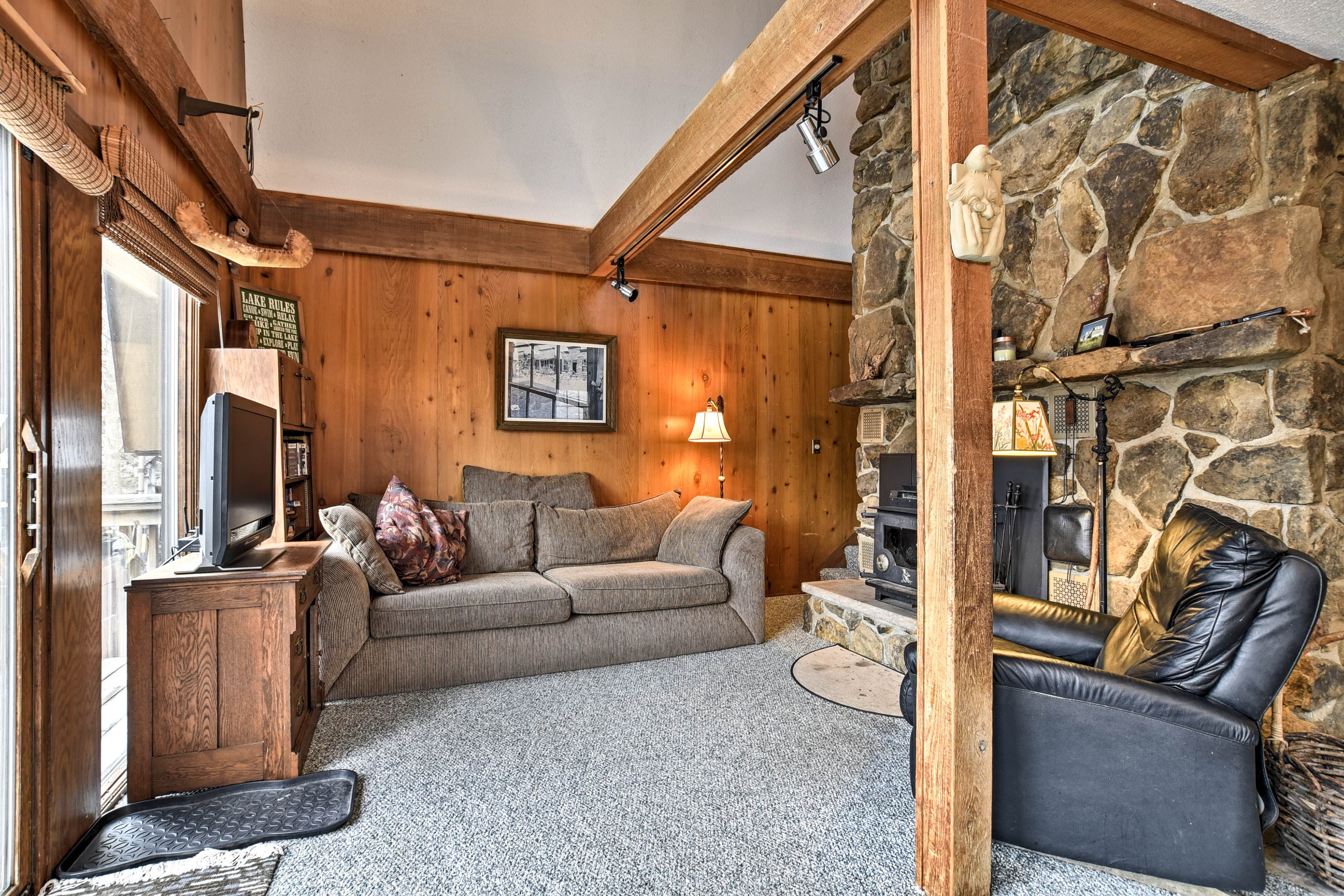 Living Room | Free WiFi