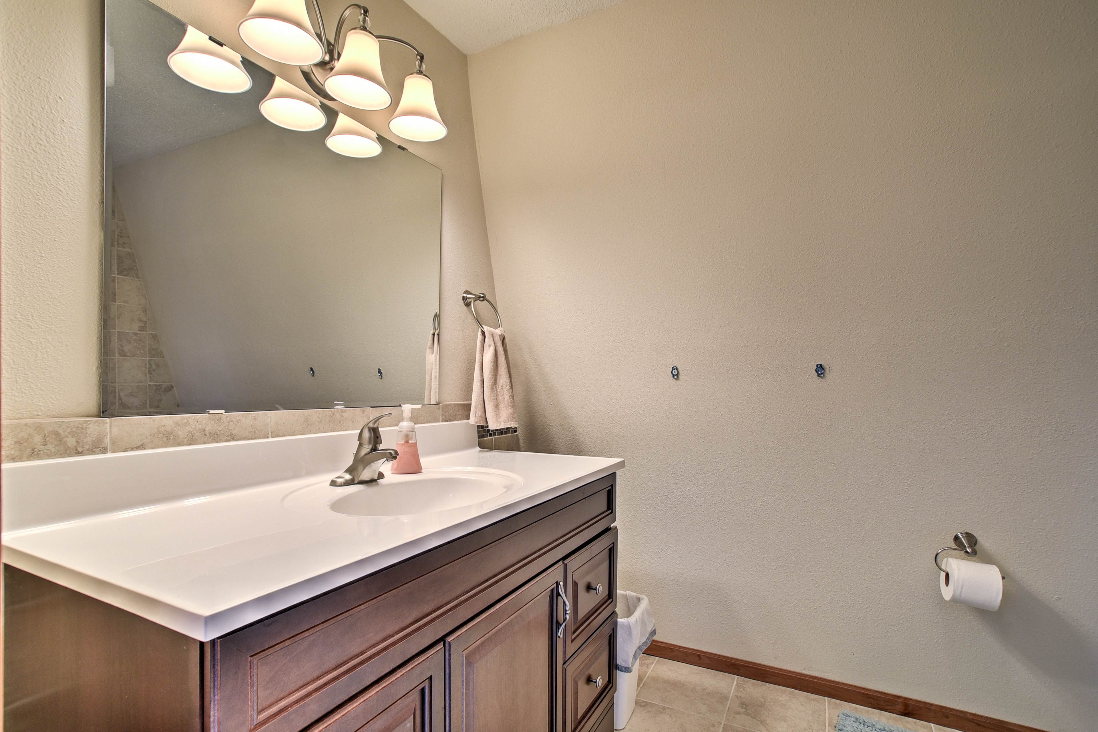 En-Suite Bathroom | Complimentary Toiletries