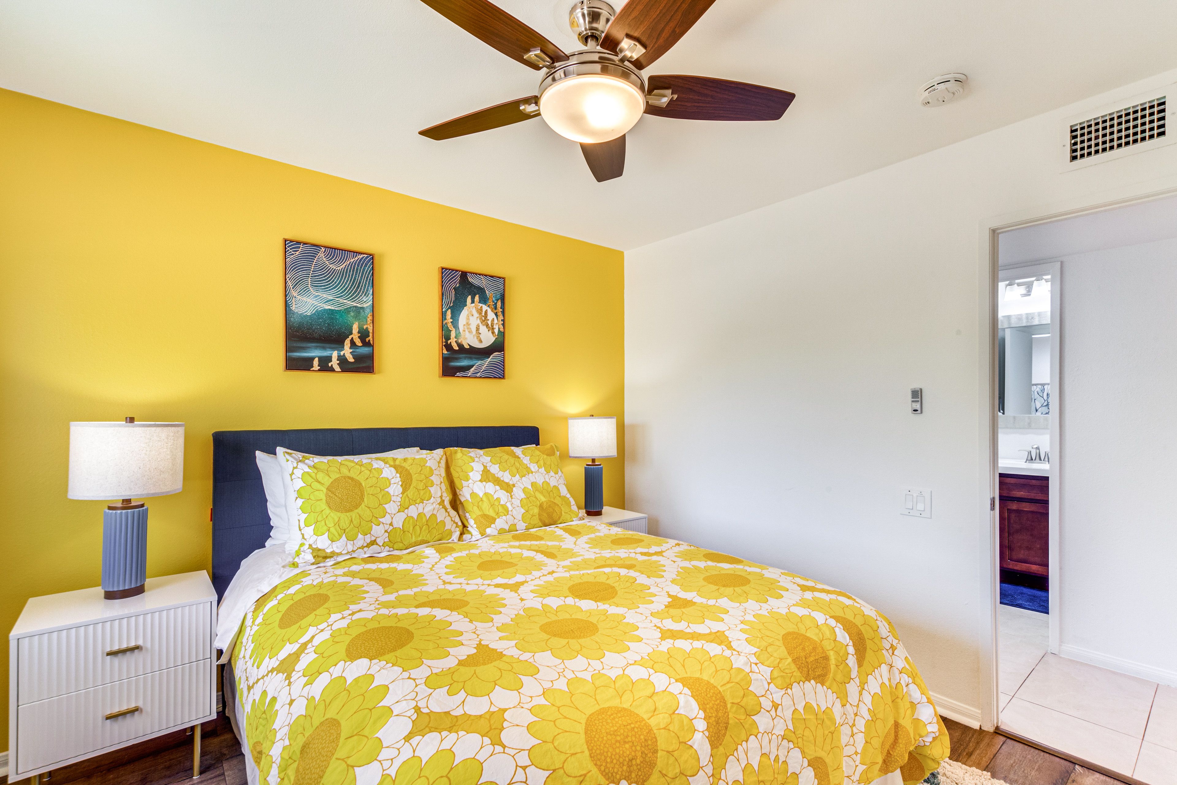 Bedroom 2 | Queen Bed | Smart TV