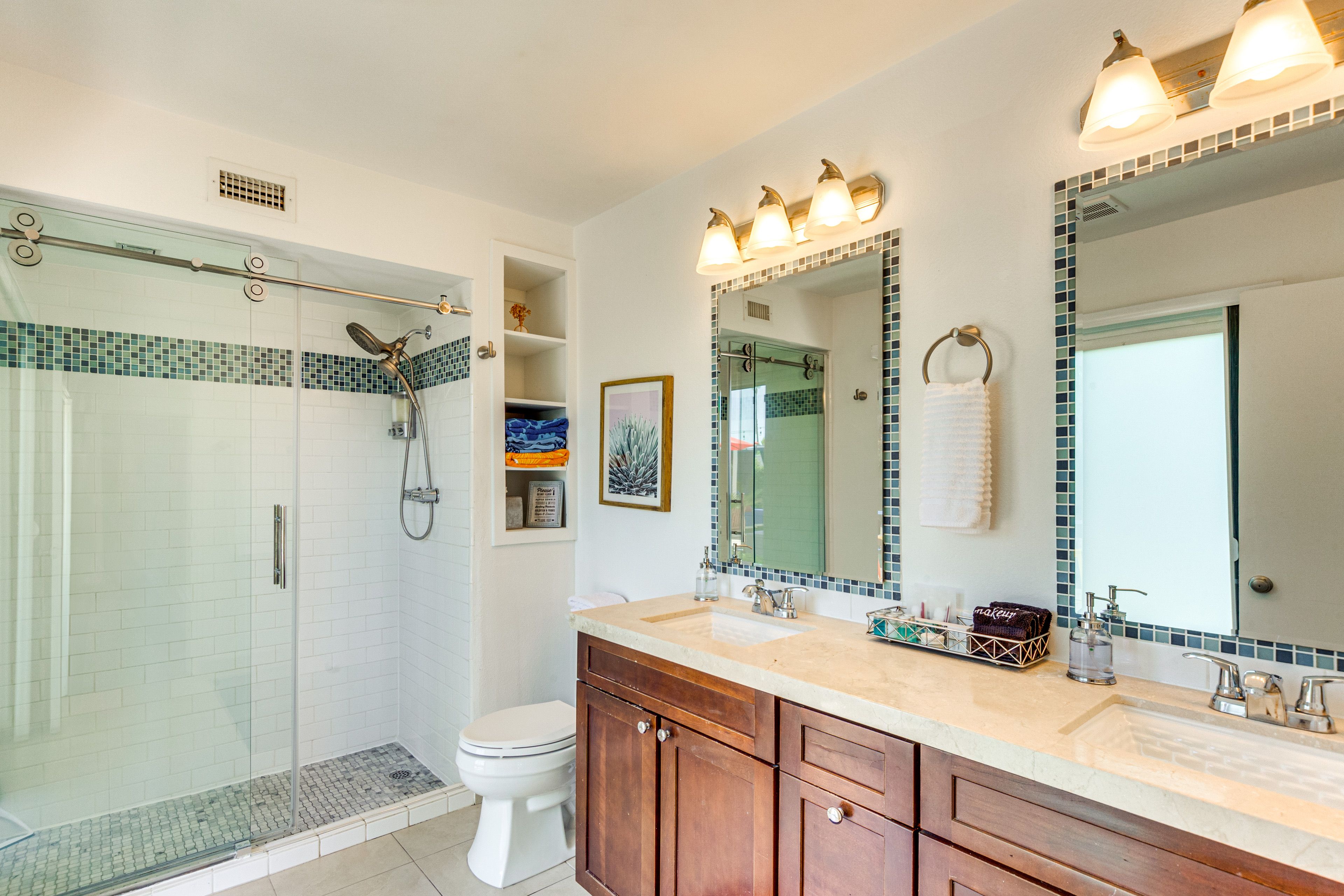 En-Suite Bathroom | Towels Provided