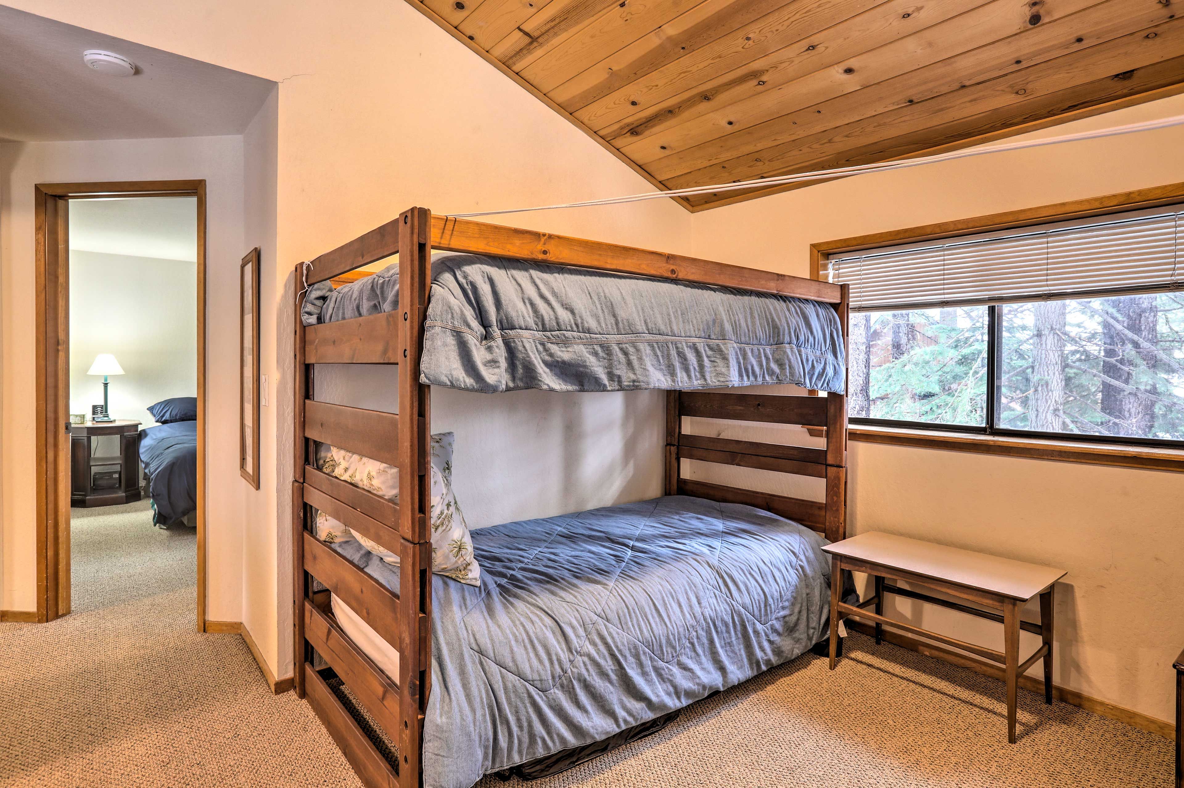 Loft | Twin Bunk Bed