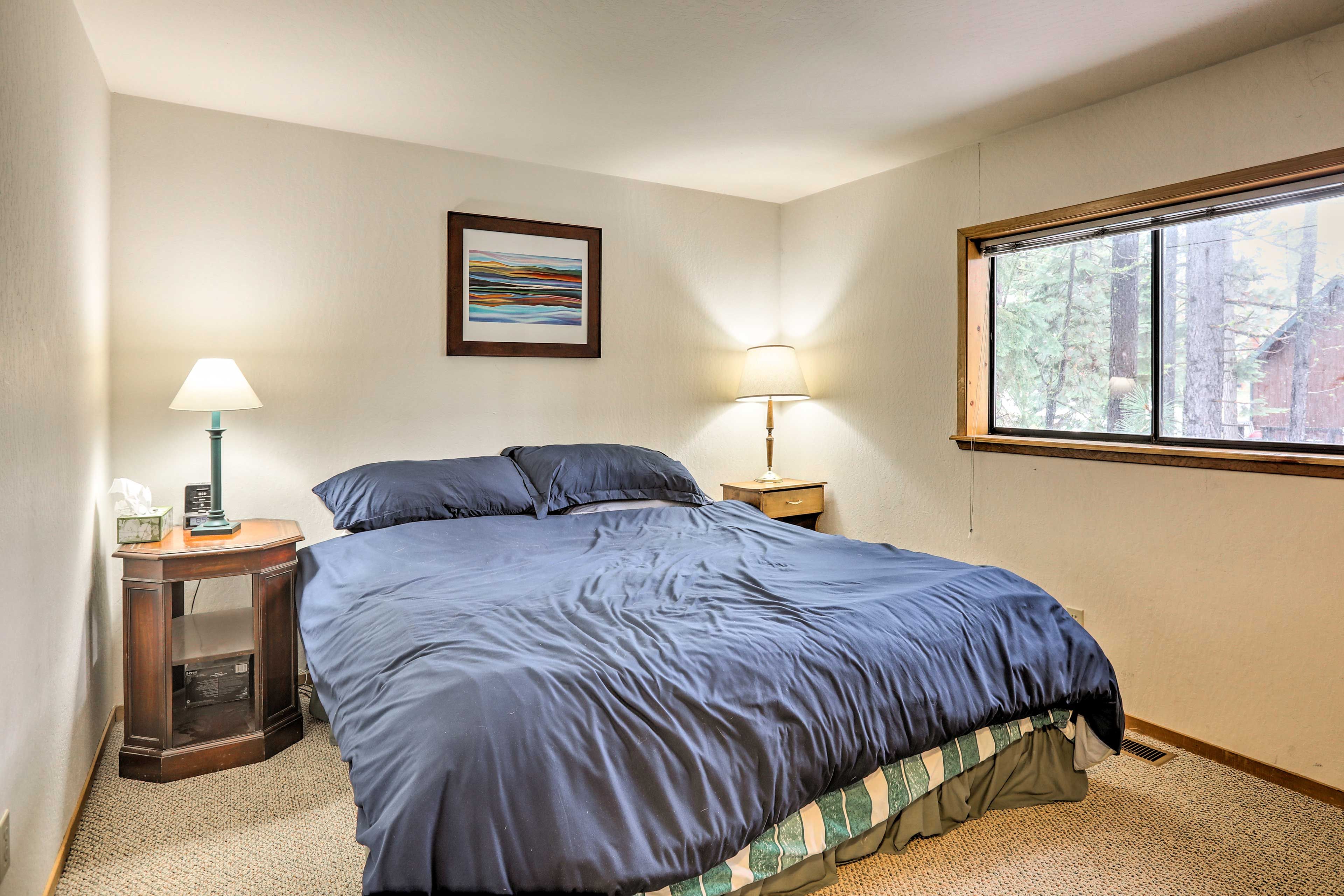 Bedroom 3 | Queen Bed