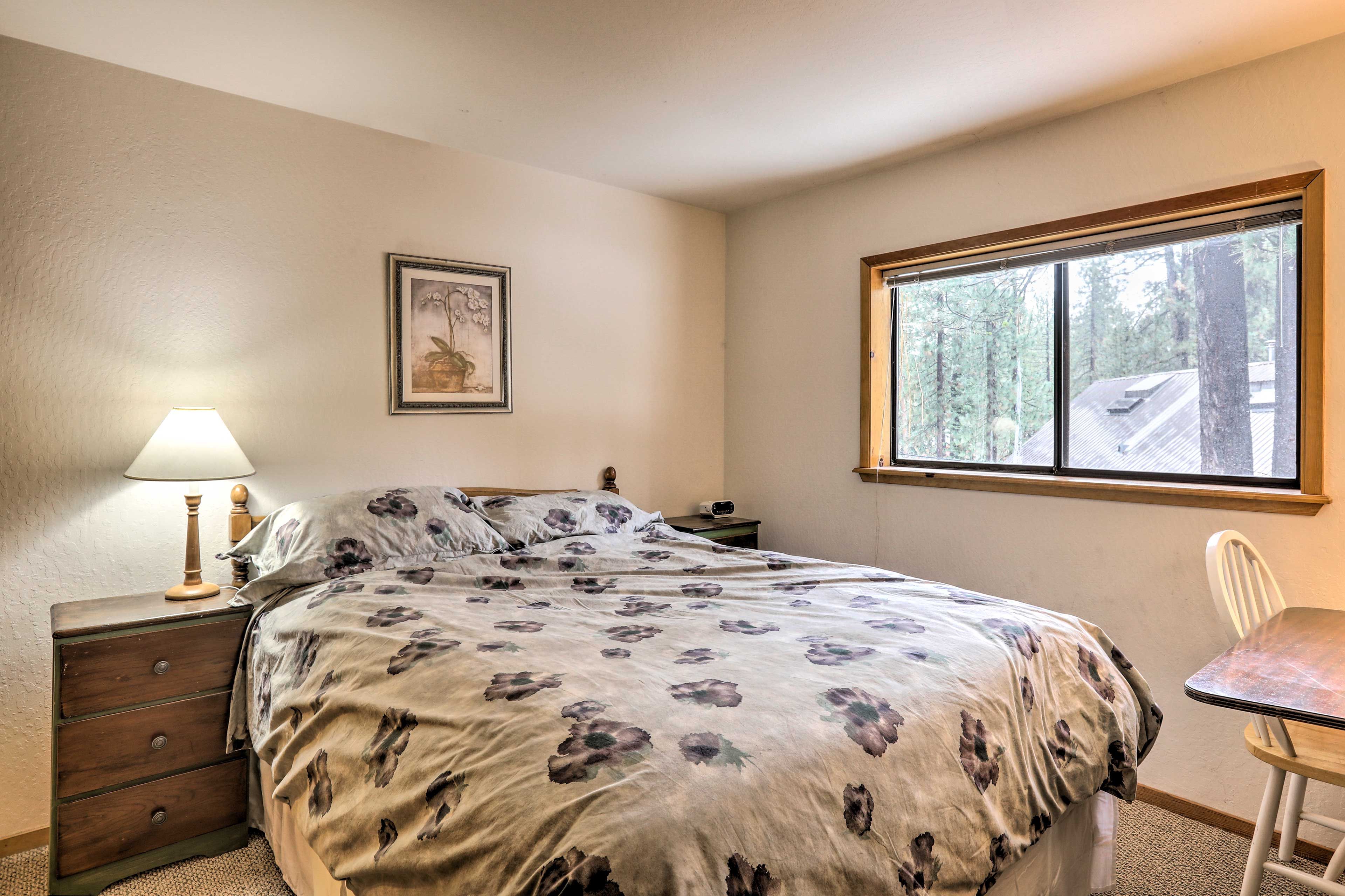 Bedroom 2 | King Bed
