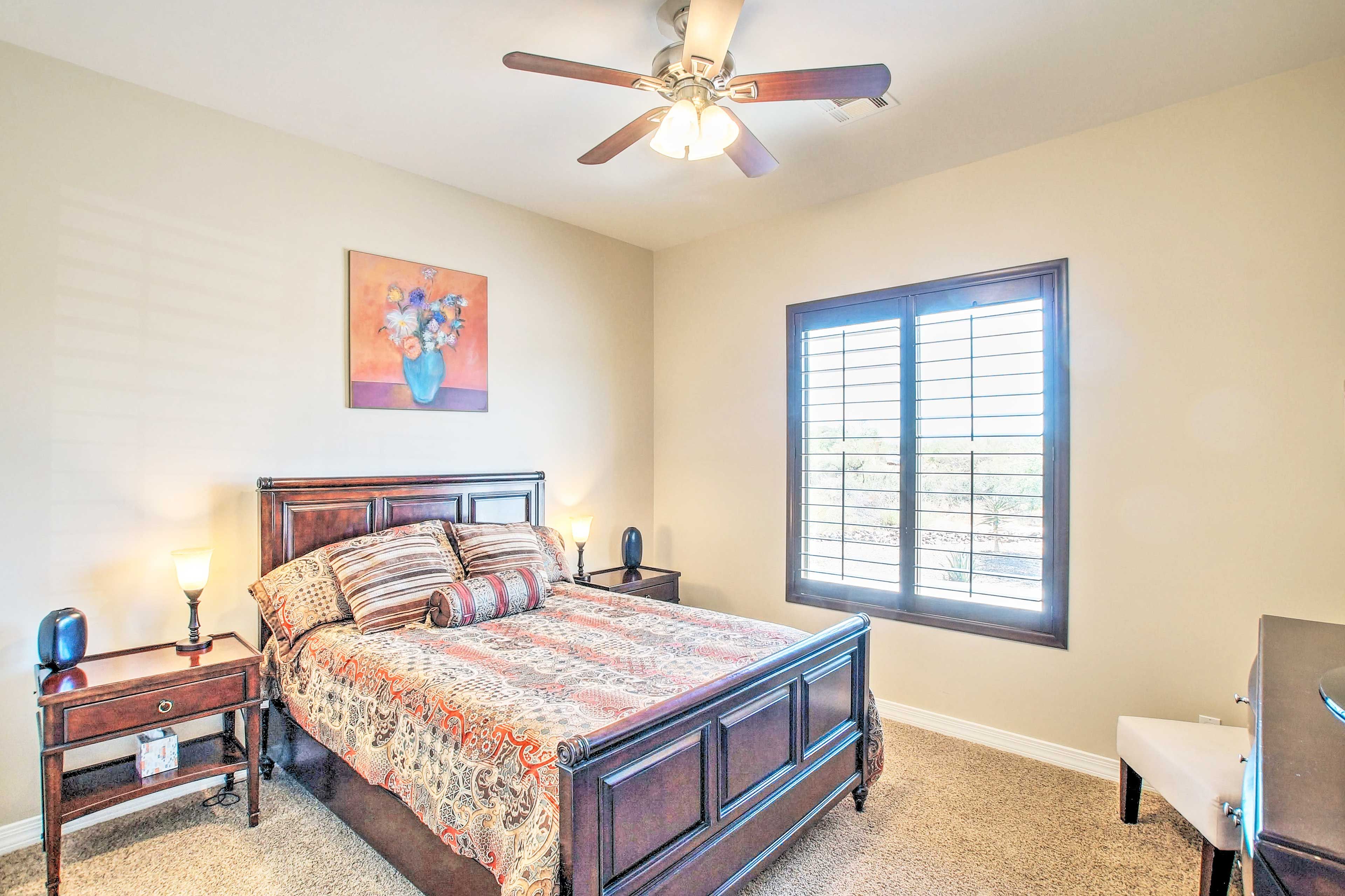 Bedroom | Queen Bed