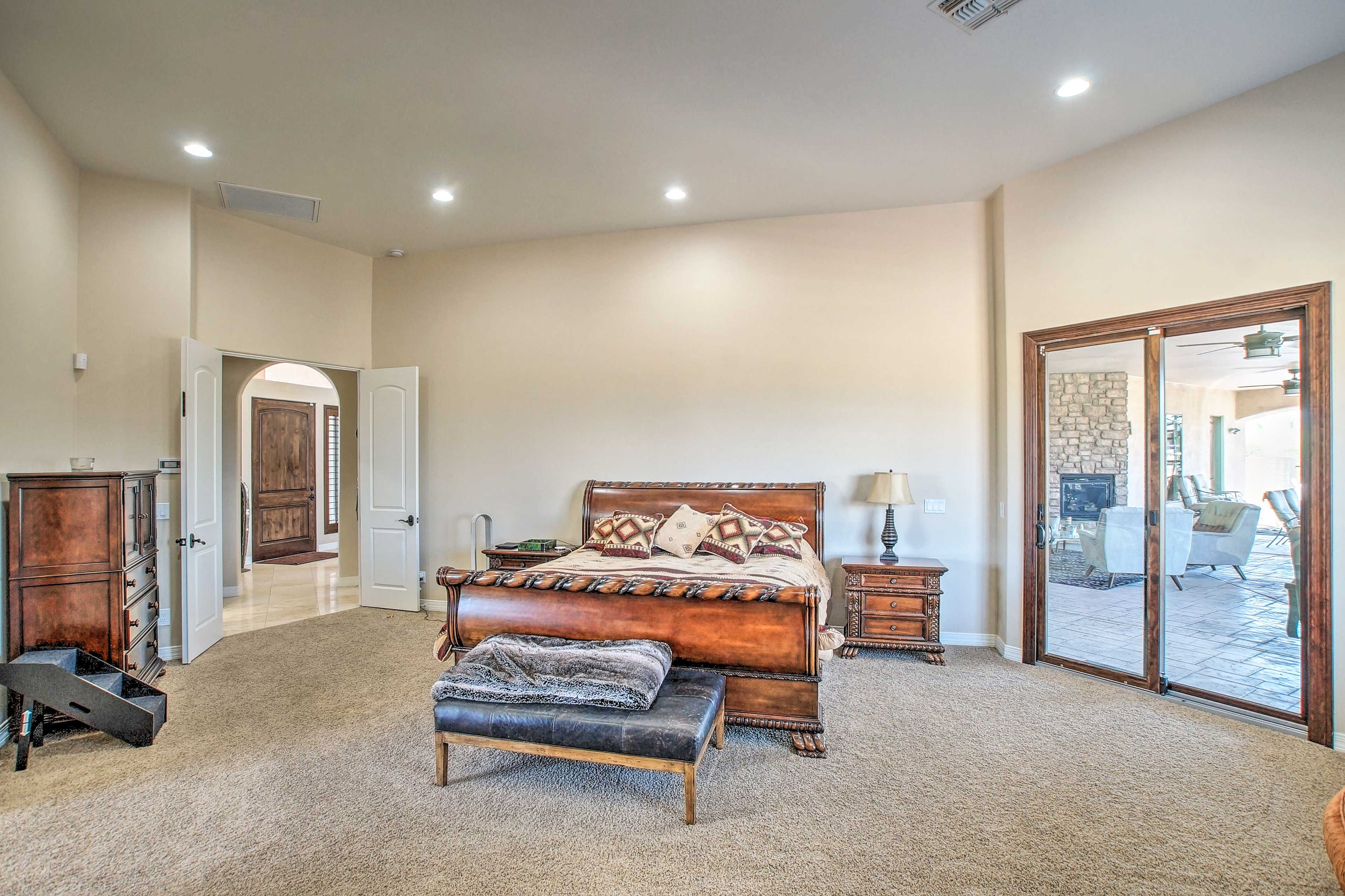 Bedroom | King Bed