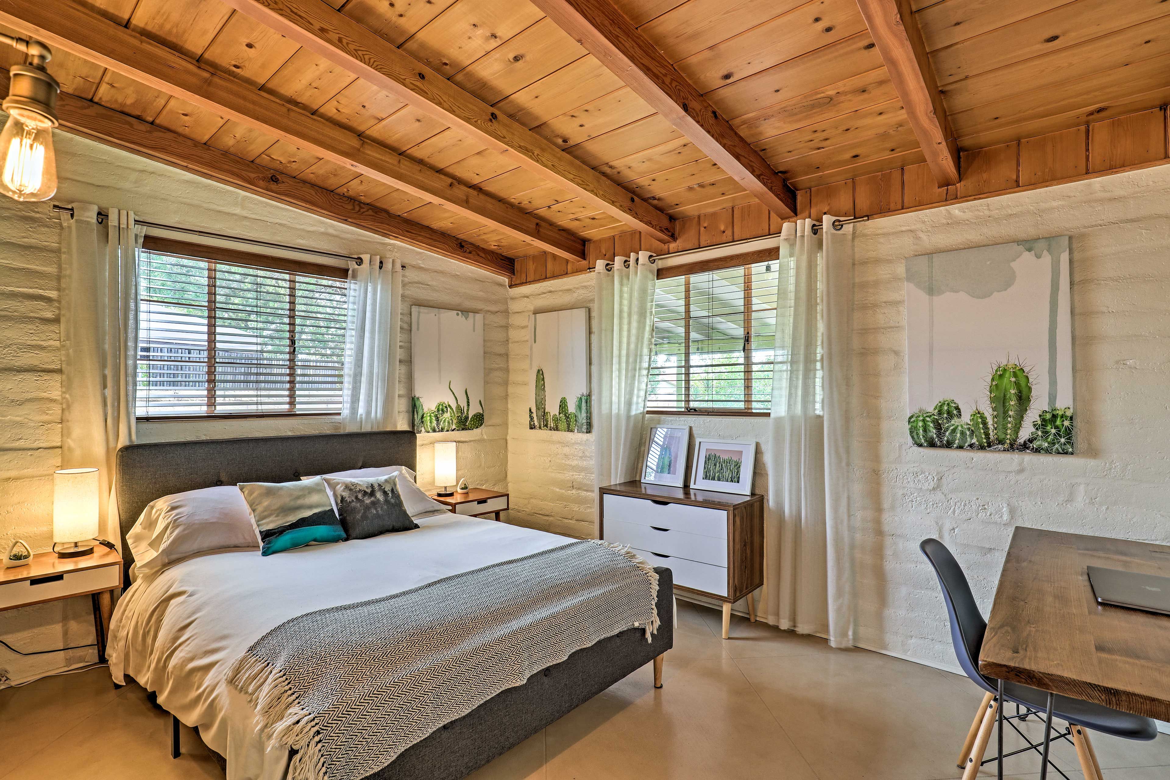 Bedroom 2 | Queen Bed