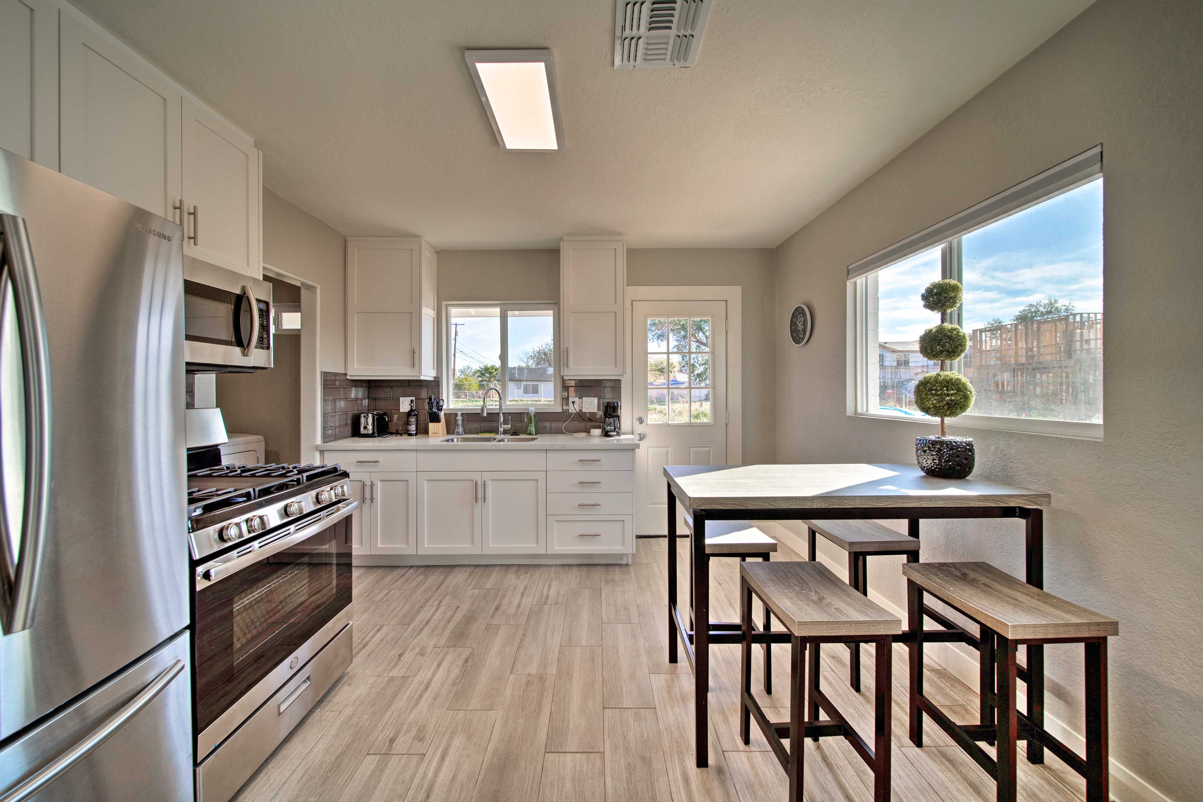Head into the fully equipped kitchen when stomachs start to rumble.