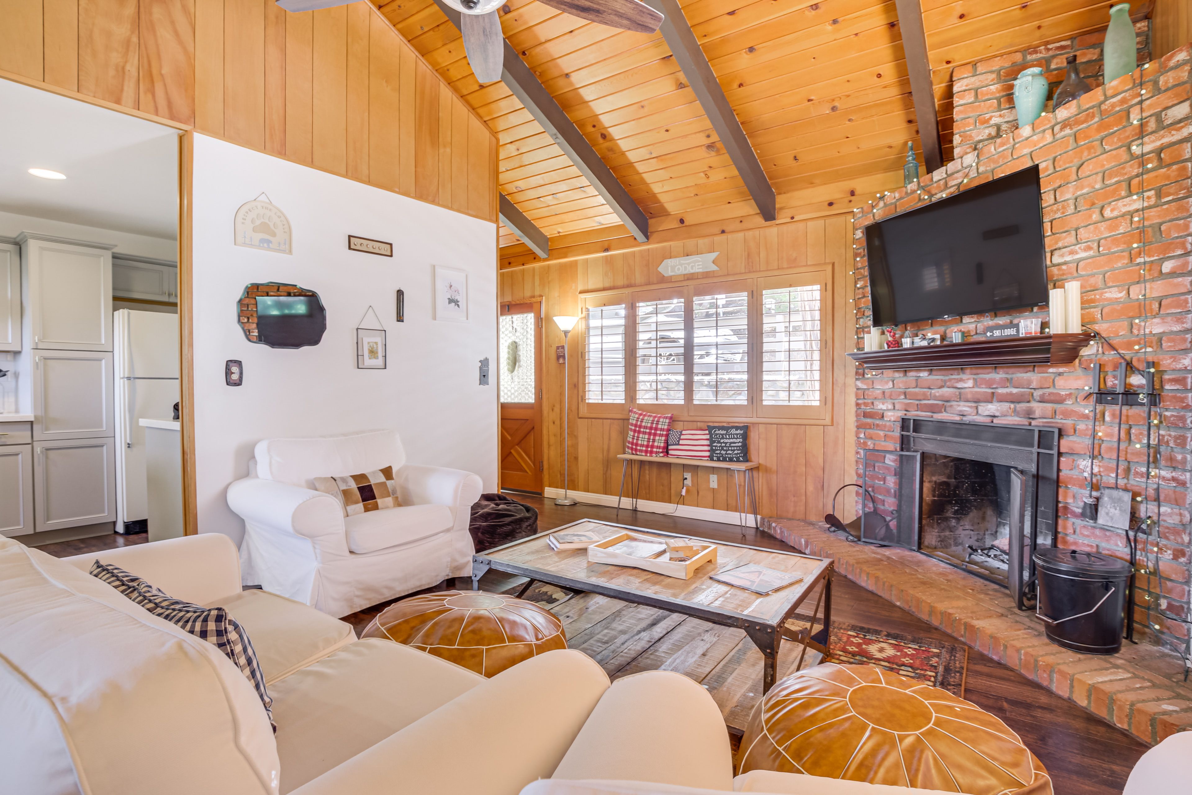 Living Room | Wood-Burning Fireplace | Board Games | Free WiFi