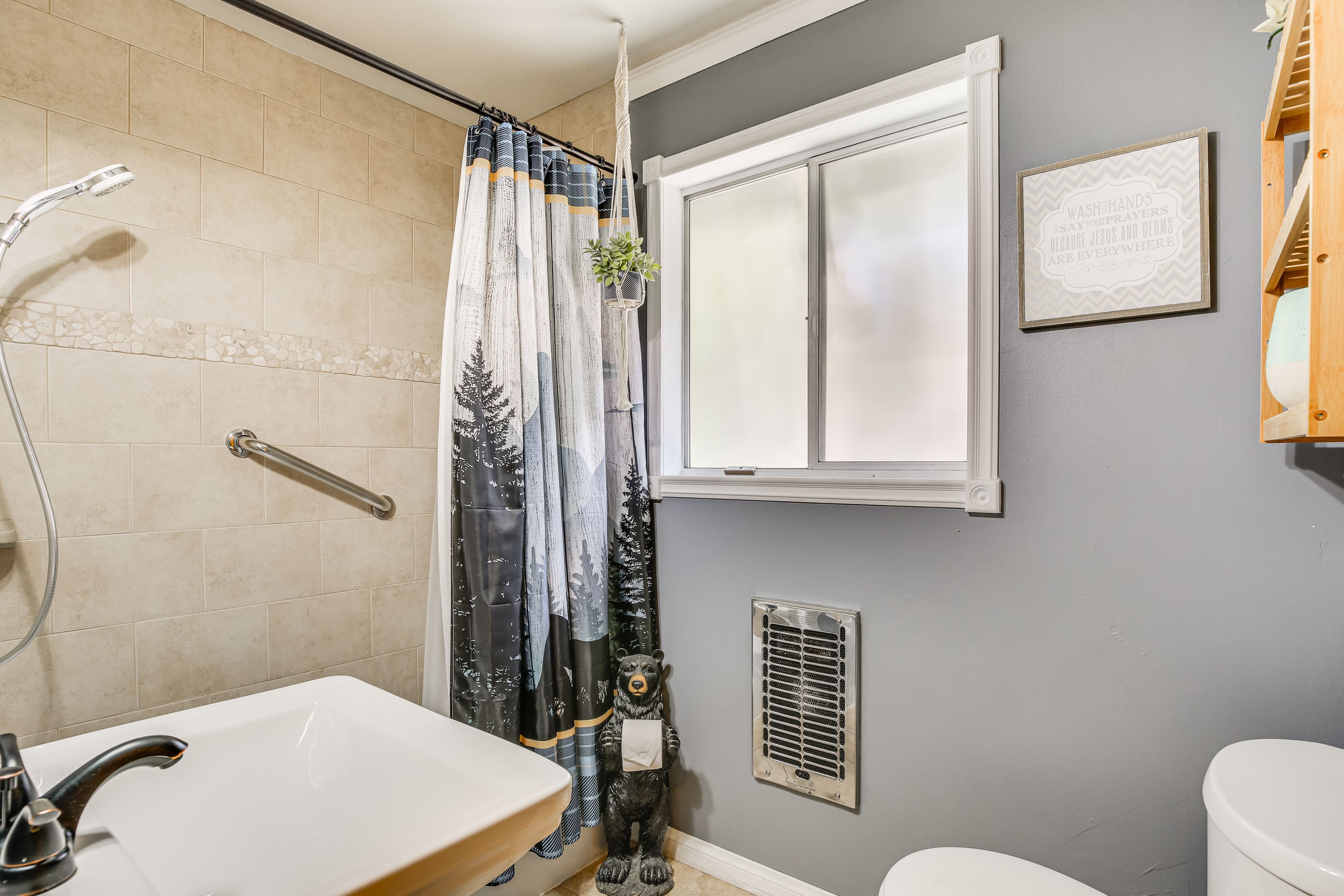 Full Bathroom
