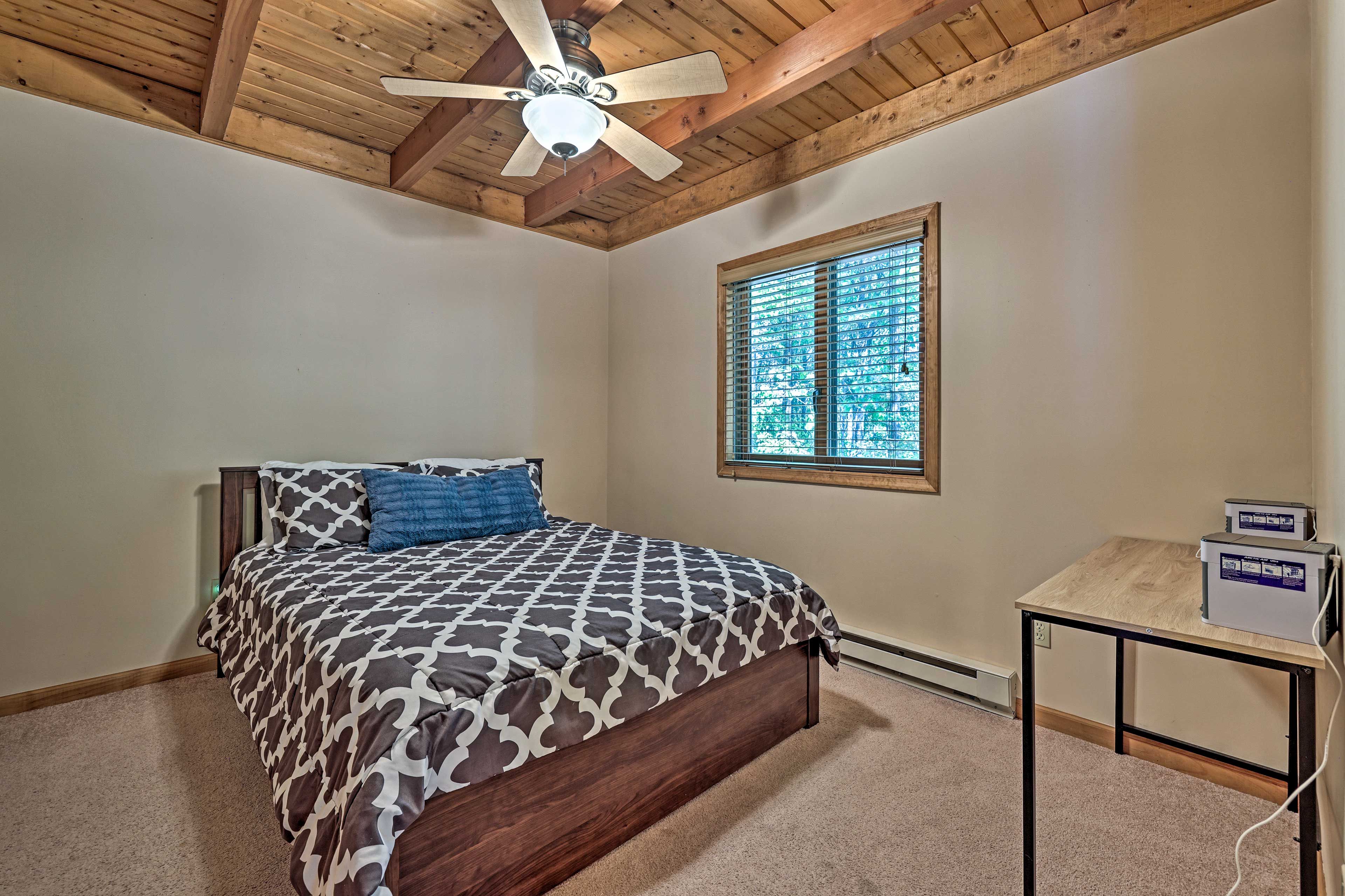 Bedroom 1 | Main Level | Queen Bed
