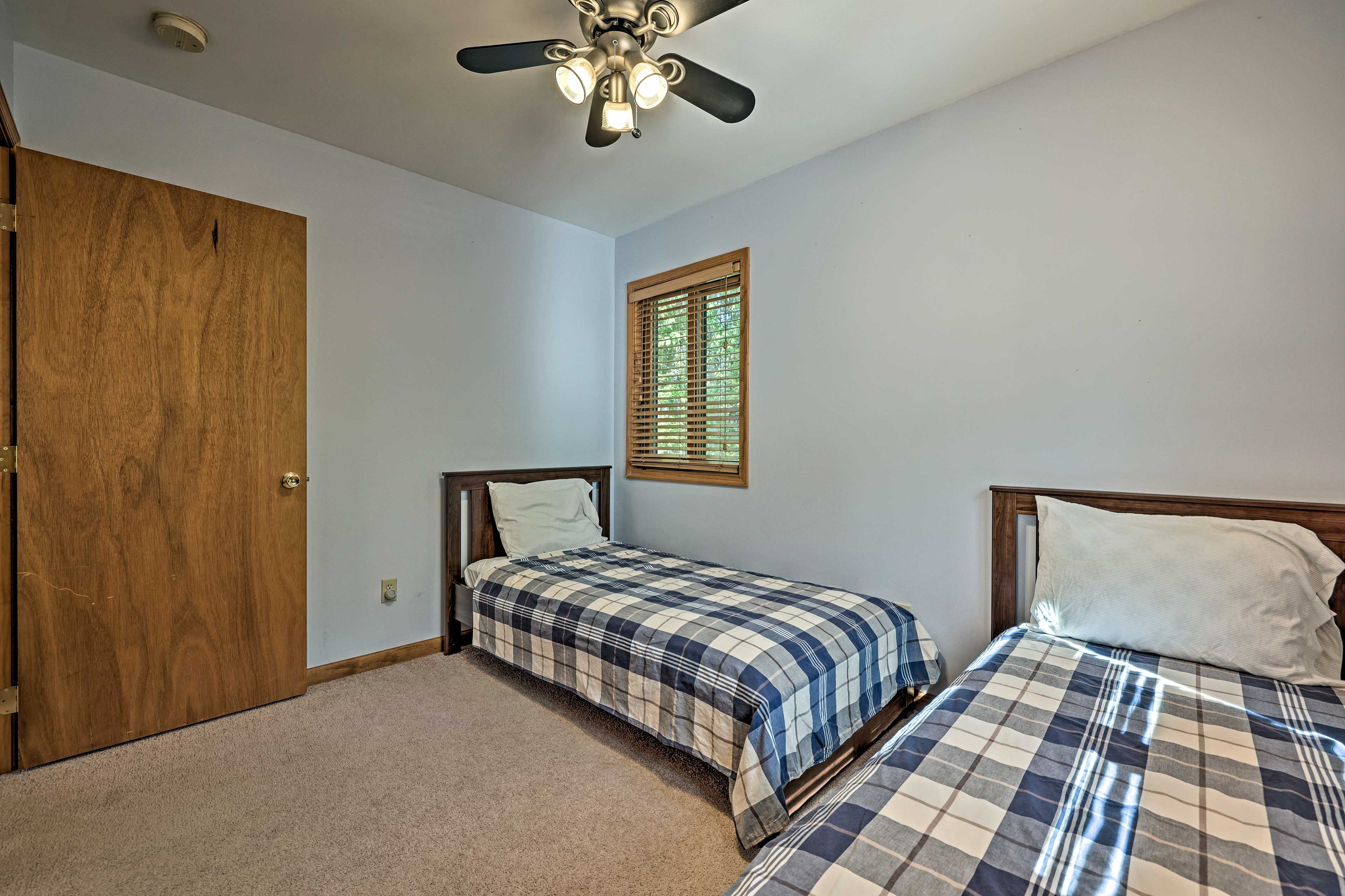 Bedroom 2 | Upper Level | 2 Twin Beds
