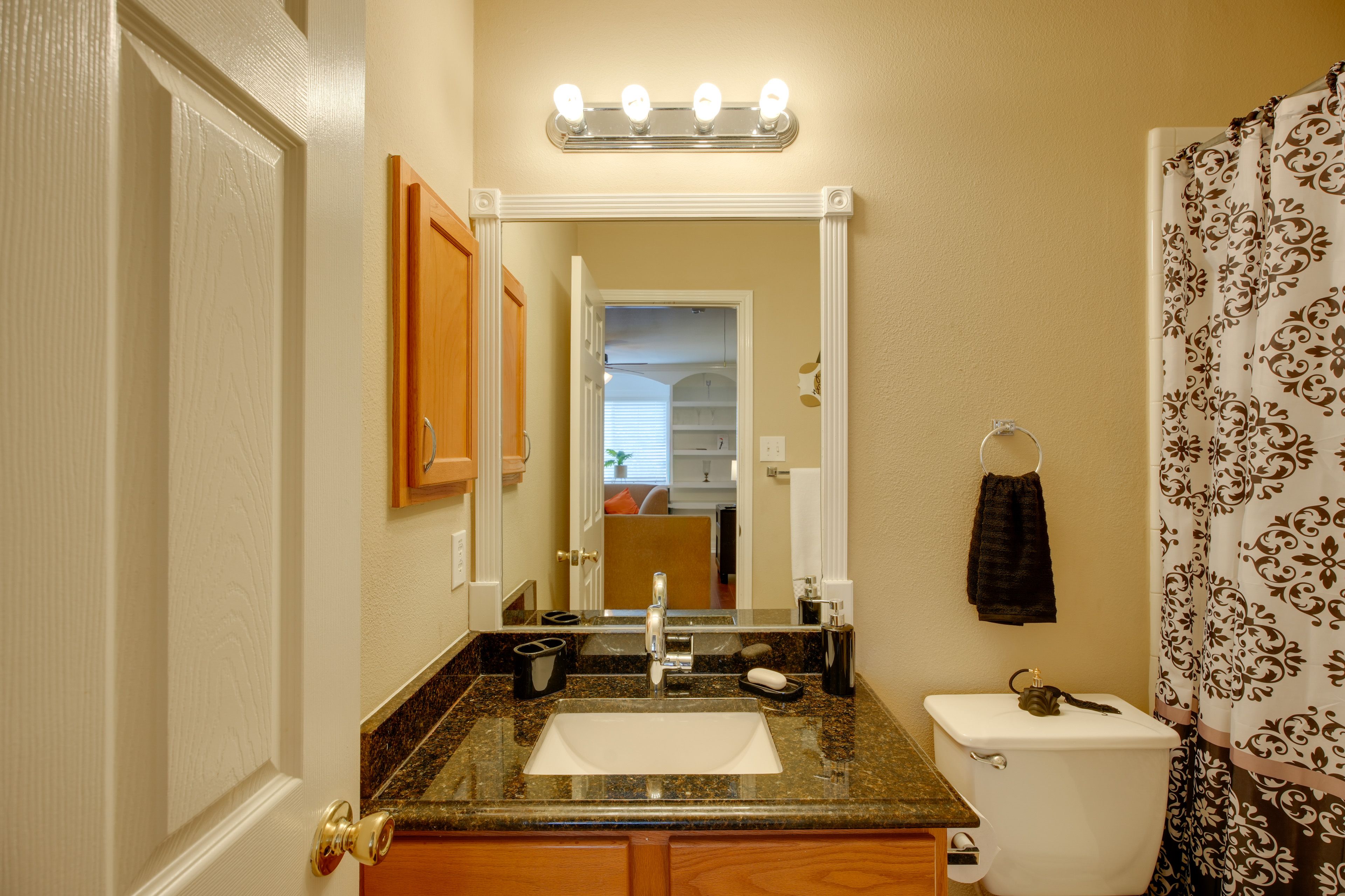 Full Bathroom