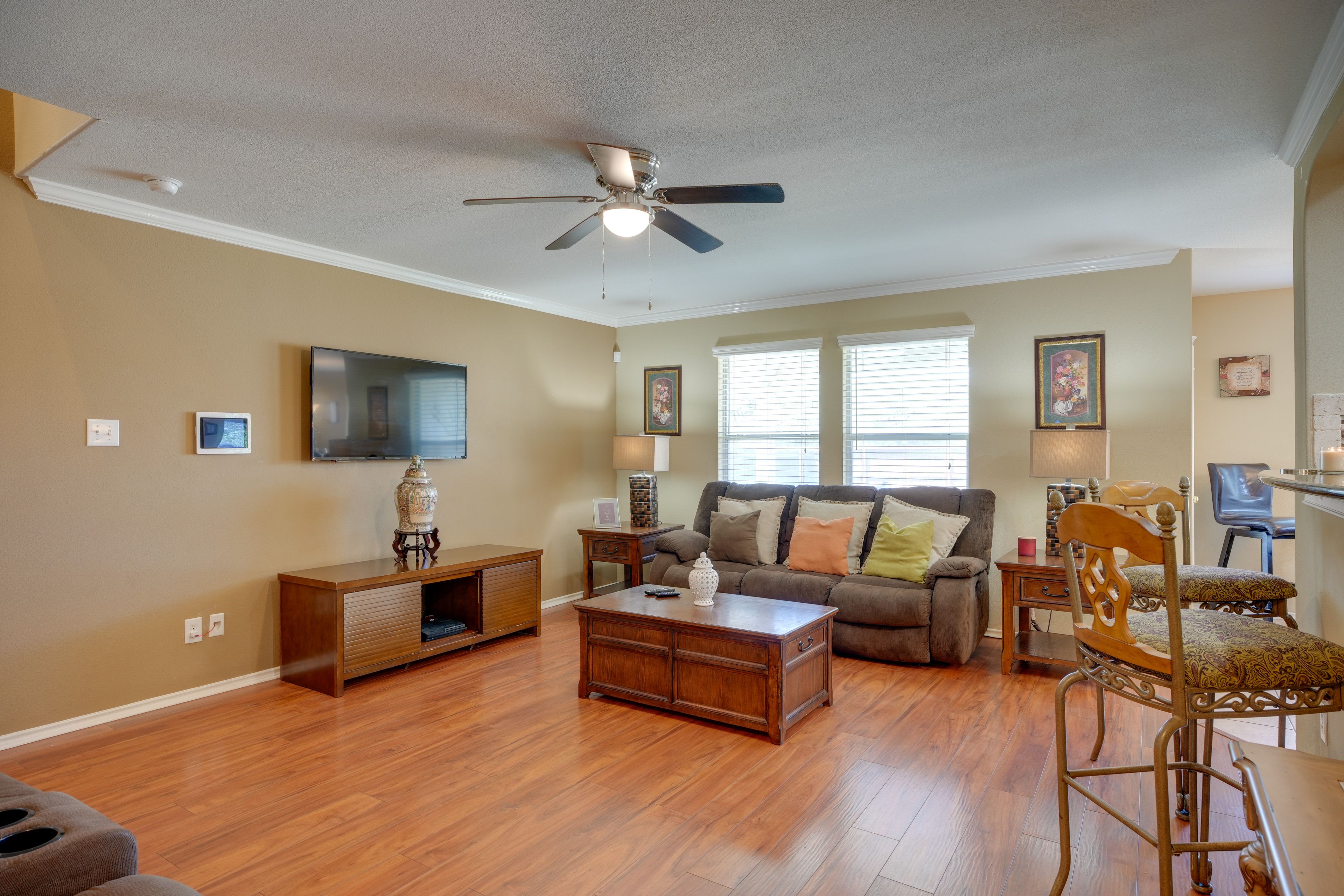 Living Room | Free WiFi | Central A/C & Heating | Downstairs