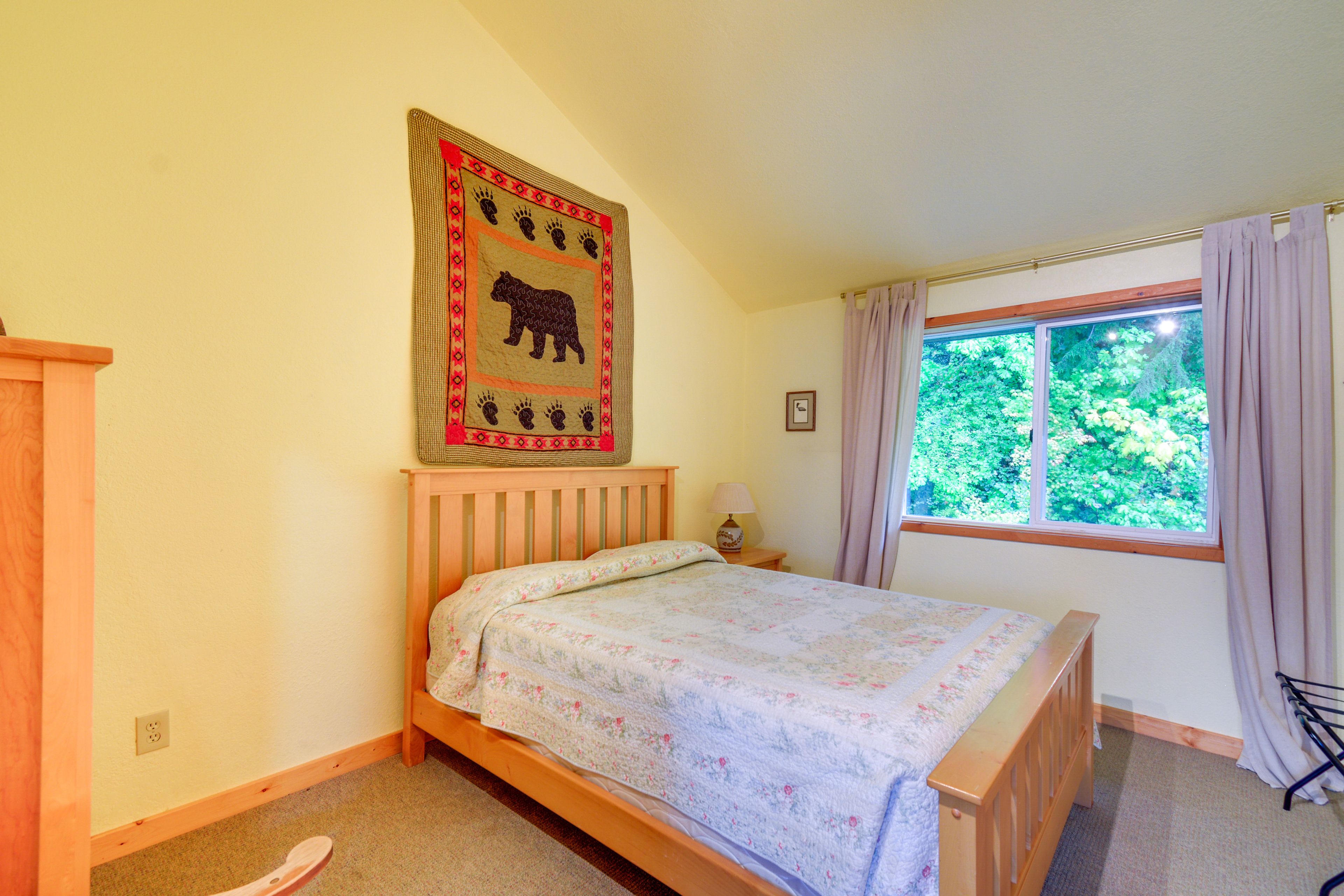 Bedroom 3 | Queen Bed | 2nd Floor