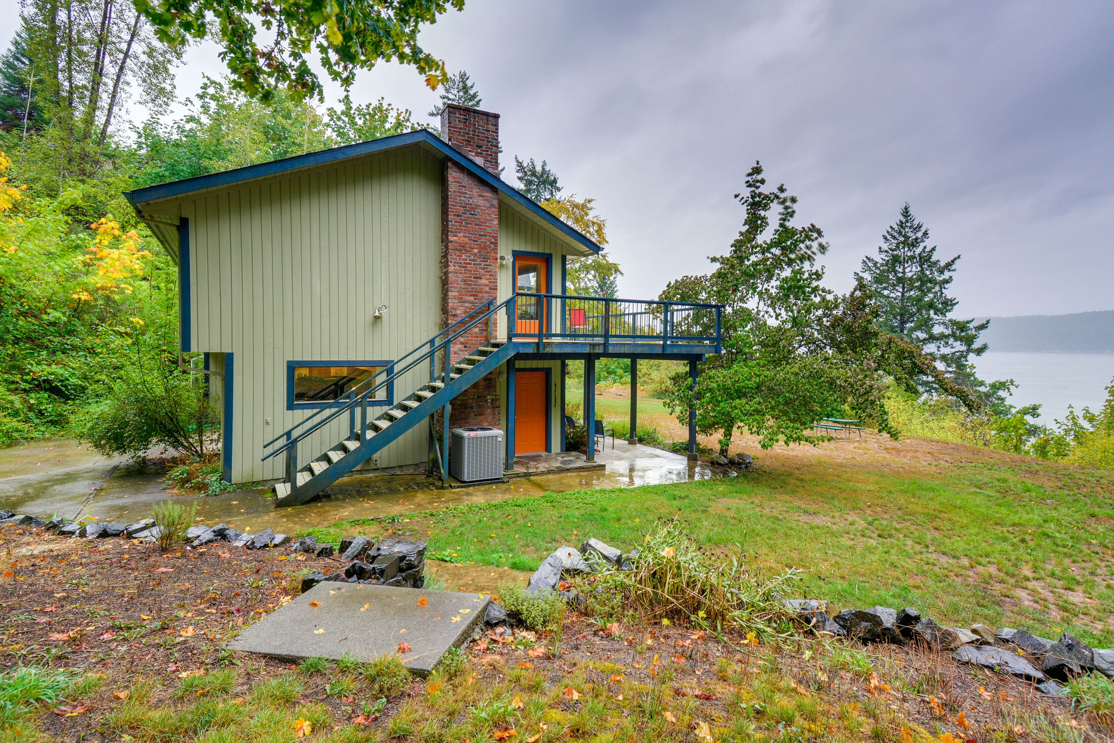 Parking | Garage (1 Vehicle) | Driveway (3 Vehicles) | RV/Trailer Parking