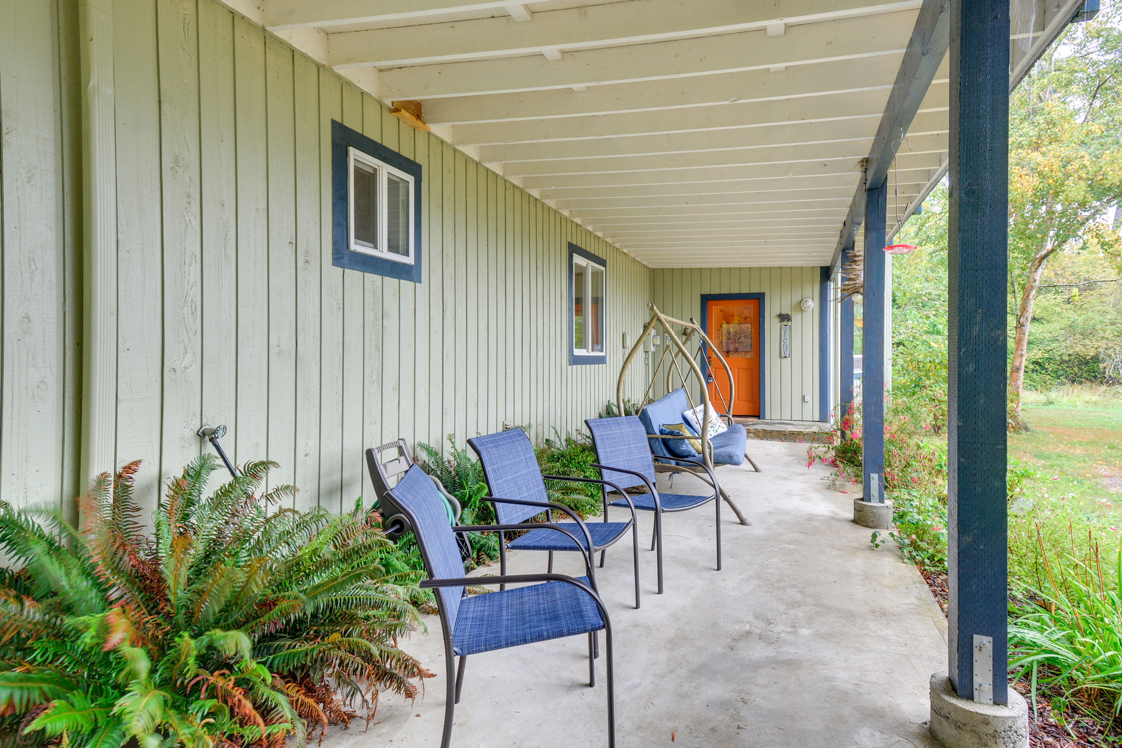 Exterior | Covered Patio | Swing & Seating
