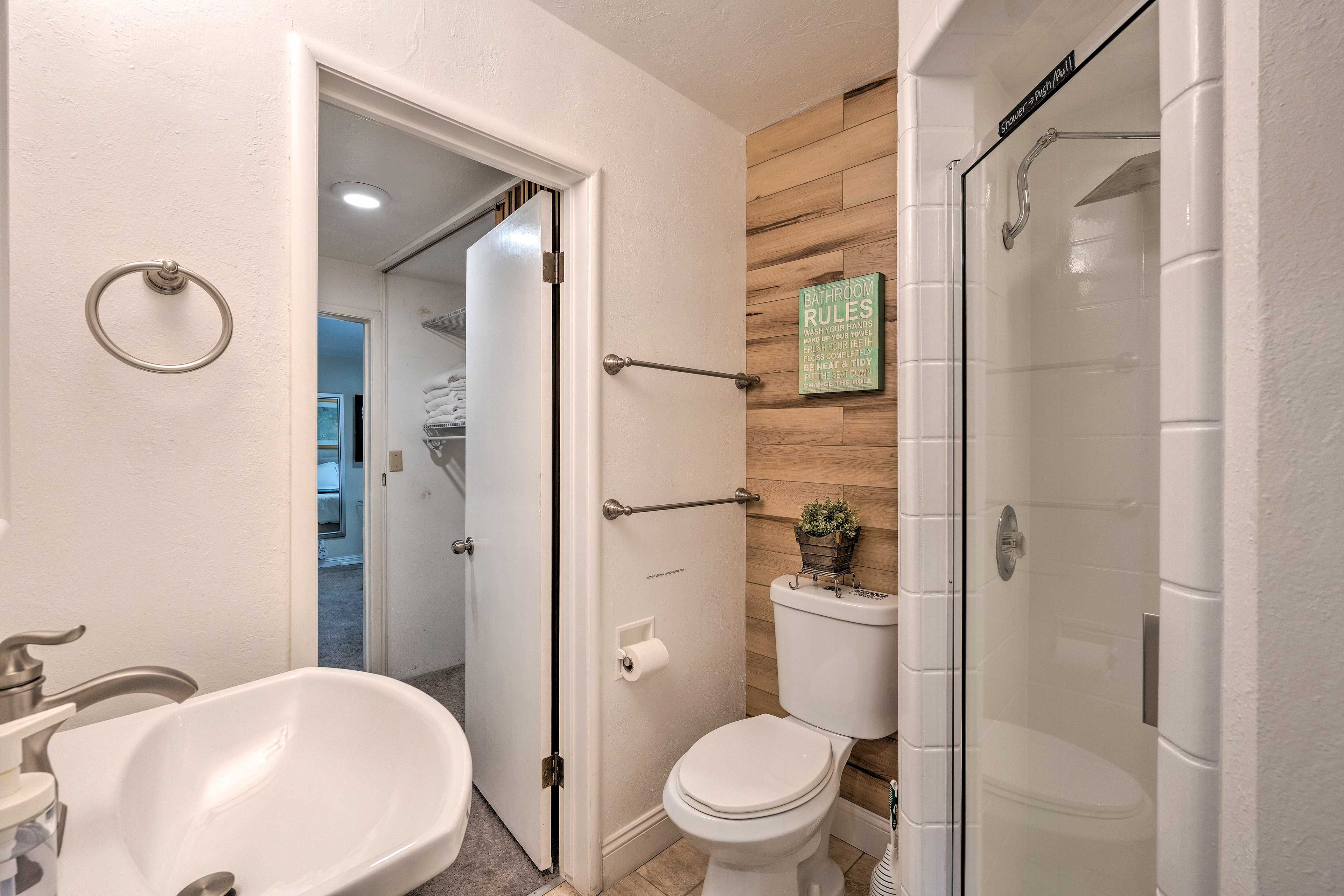 Full Bathroom | Walk-In Shower