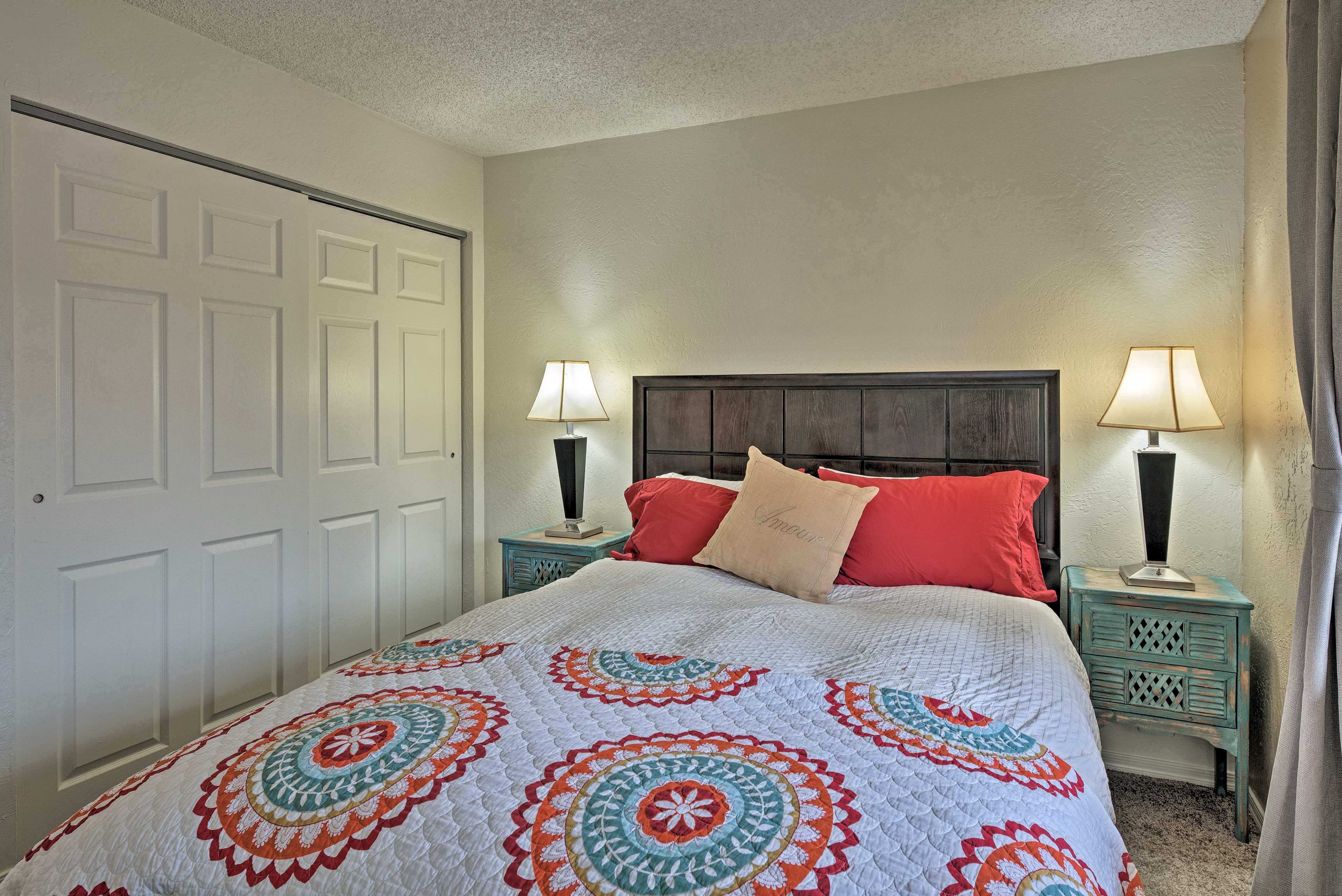A spacious closet keeps your wardrobe wrinkle-free all vacation long!