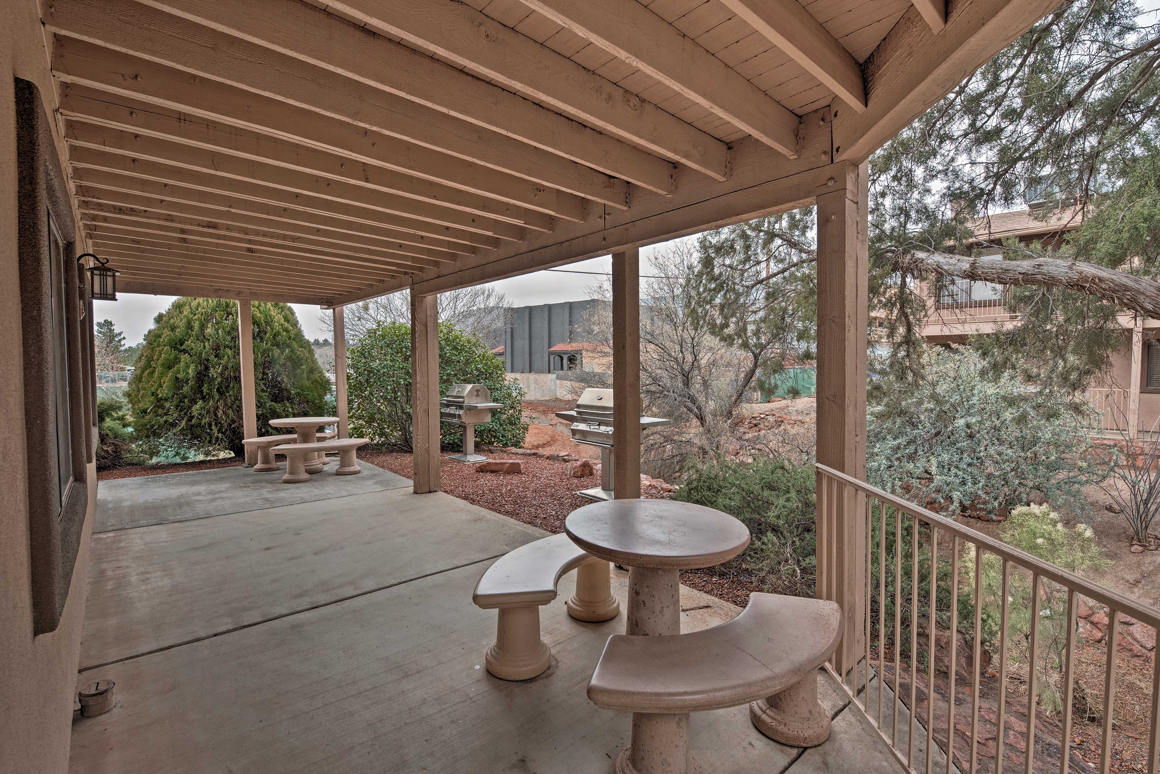 Fire up the communal gas grill and enjoy burgers beneath the covered patio.