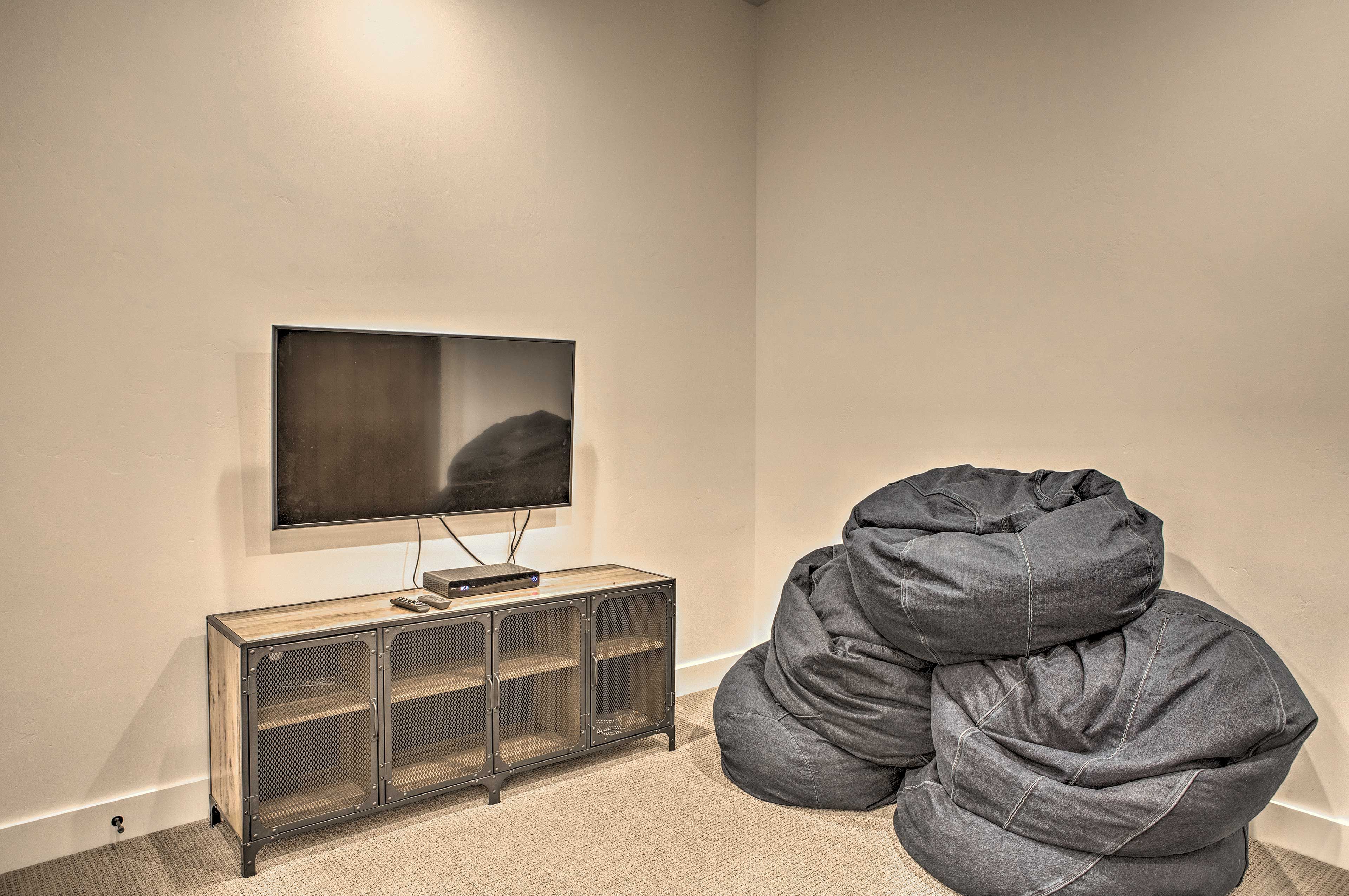 Media Room | Smart TV