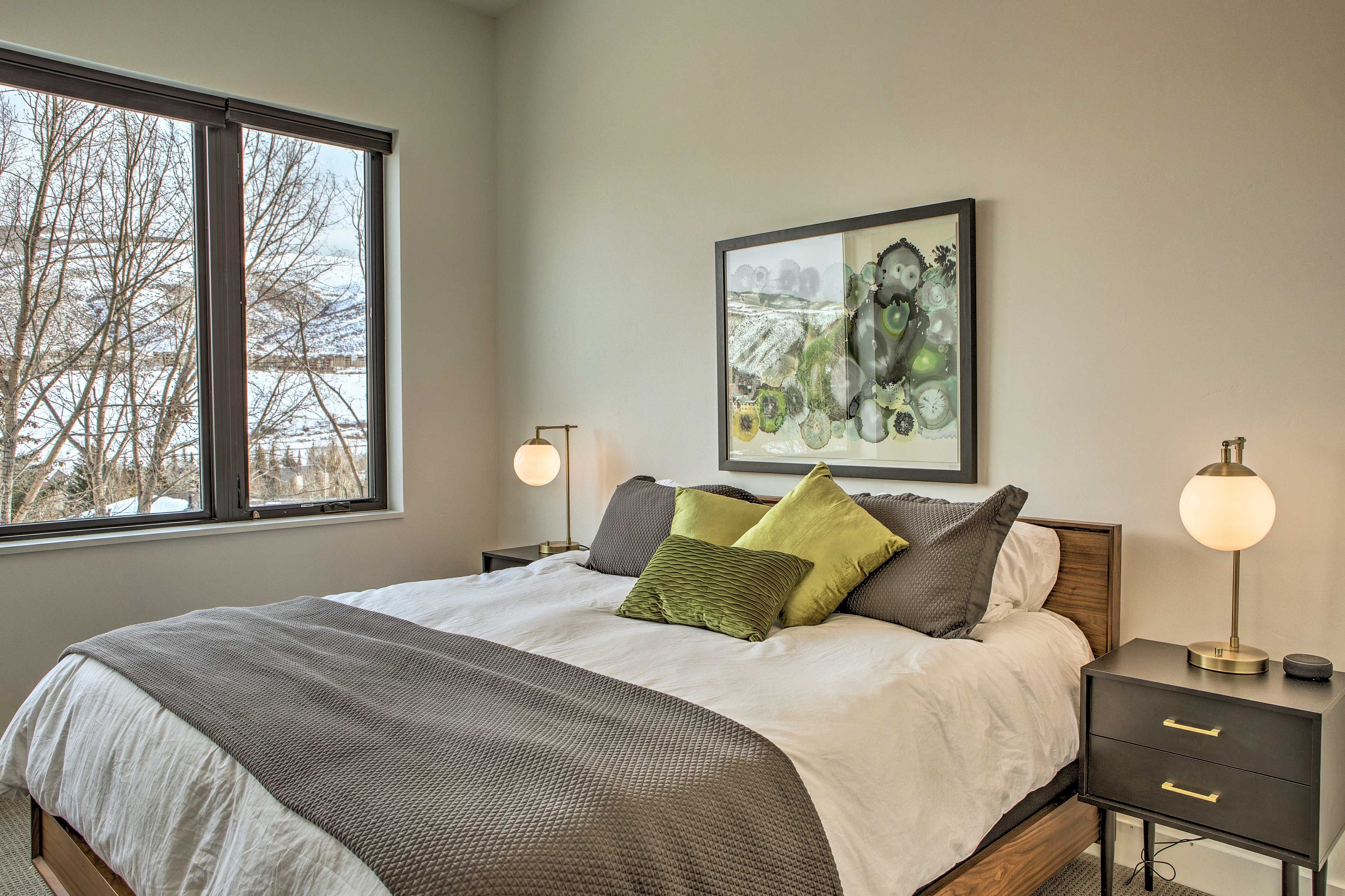 Bedroom 1 | King Bed