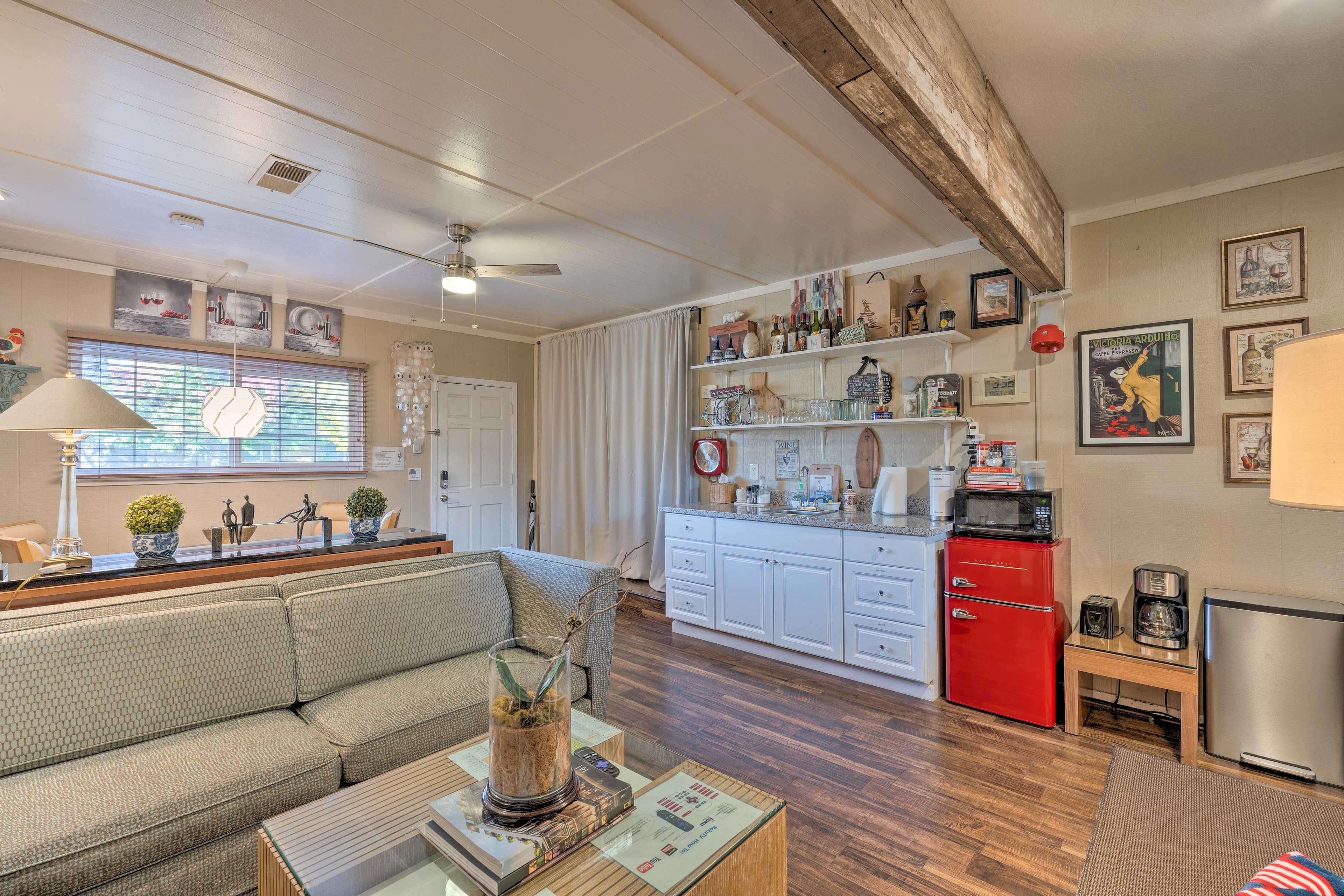 Kitchenette | Well-Equipped