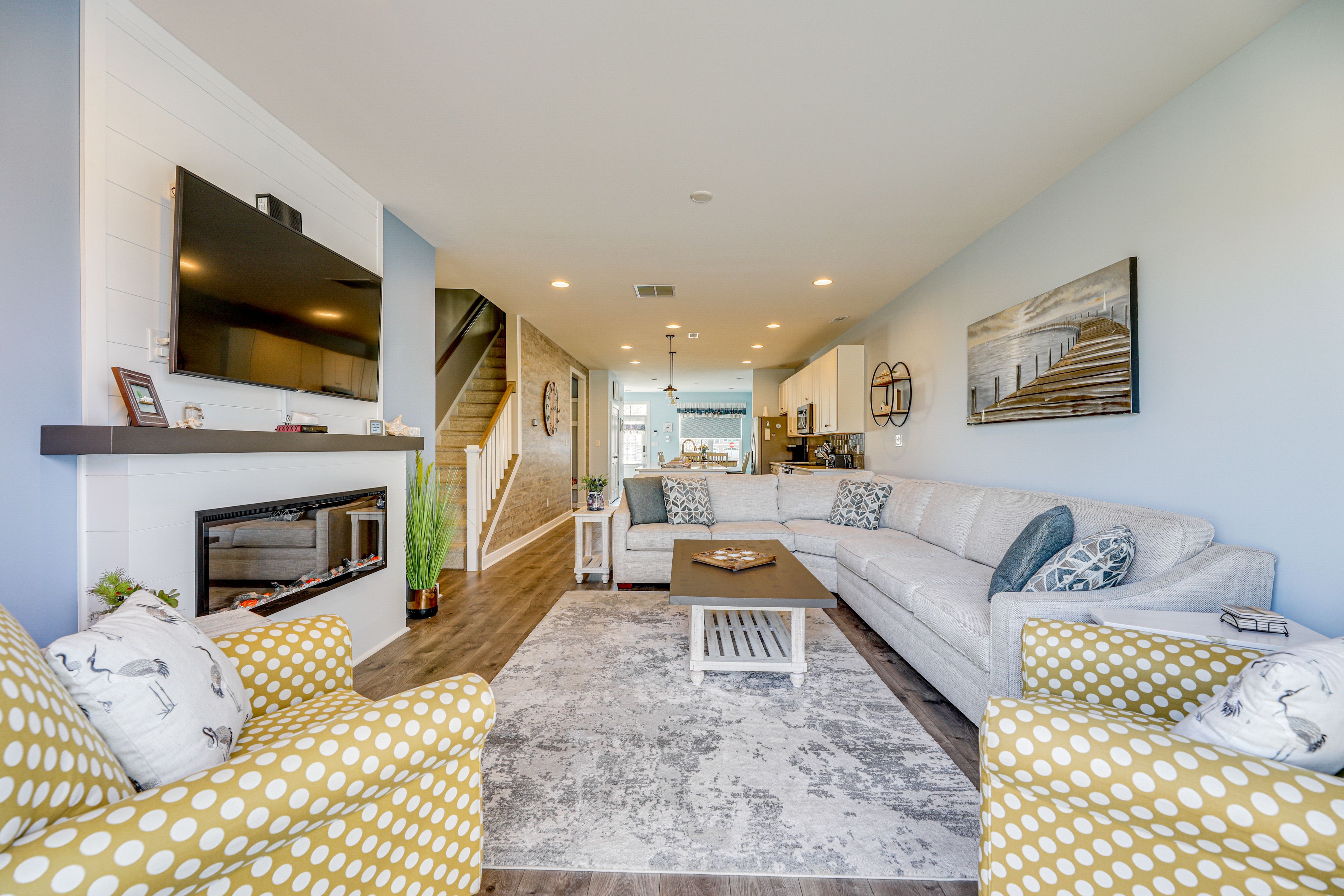 Interior | Open Floor Plan | Free WiFi