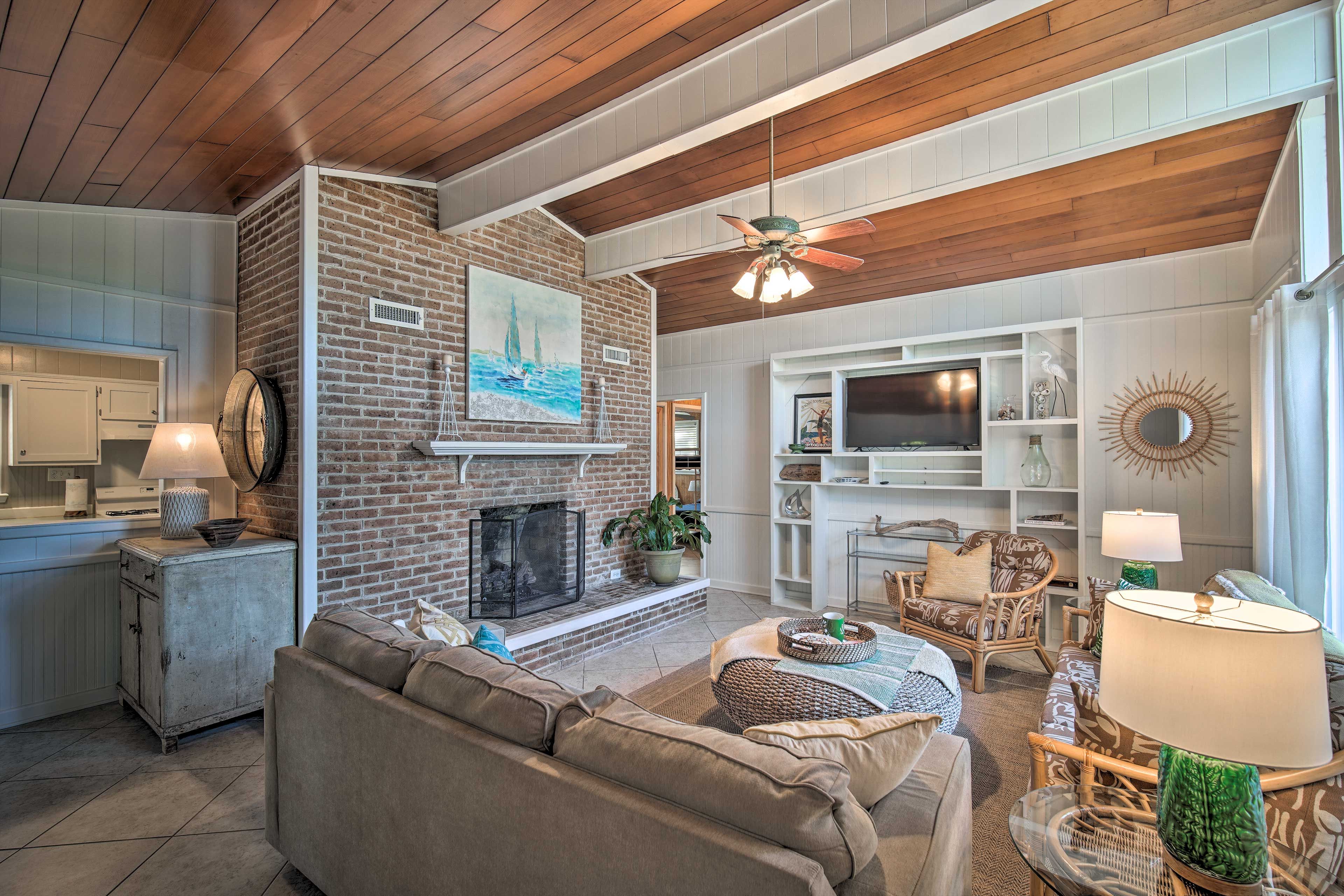 Elberta Vacation Rental | 2BR | 1BA | 1,044 Sq Ft | Single-Story Home