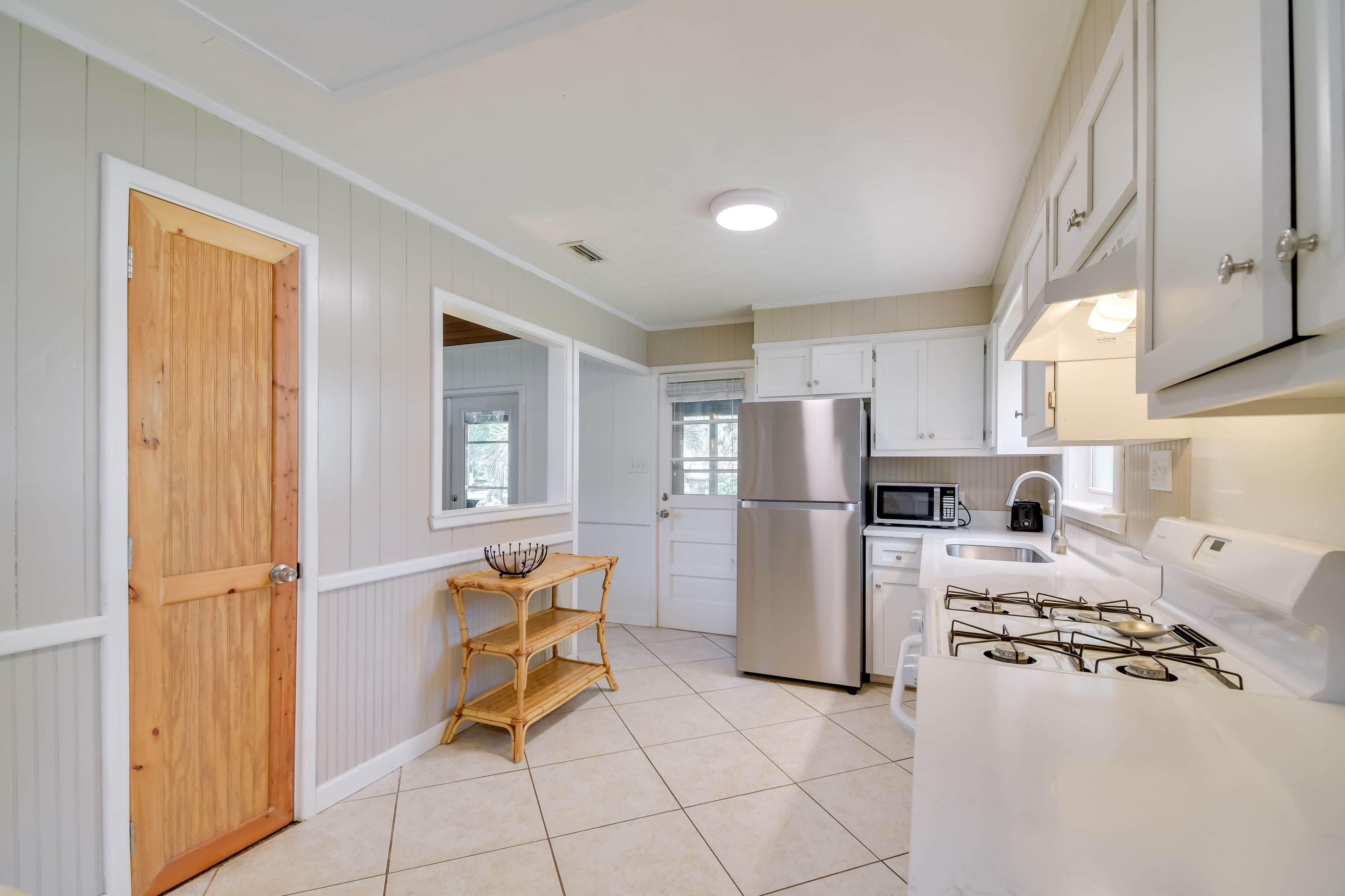 Well-Equipped Kitchen | Dishware & Glassware | Drip Coffee Maker | No Dishwasher