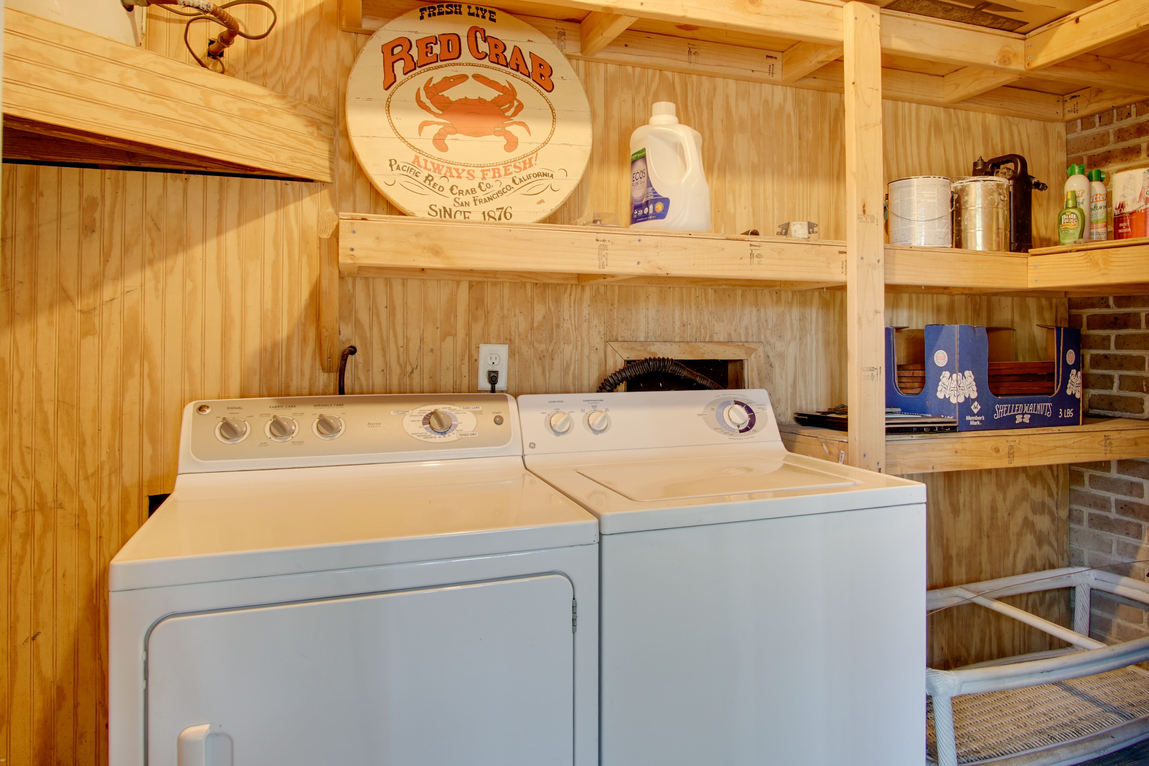 Laundry Room | Full-Sized Washer/Dryer