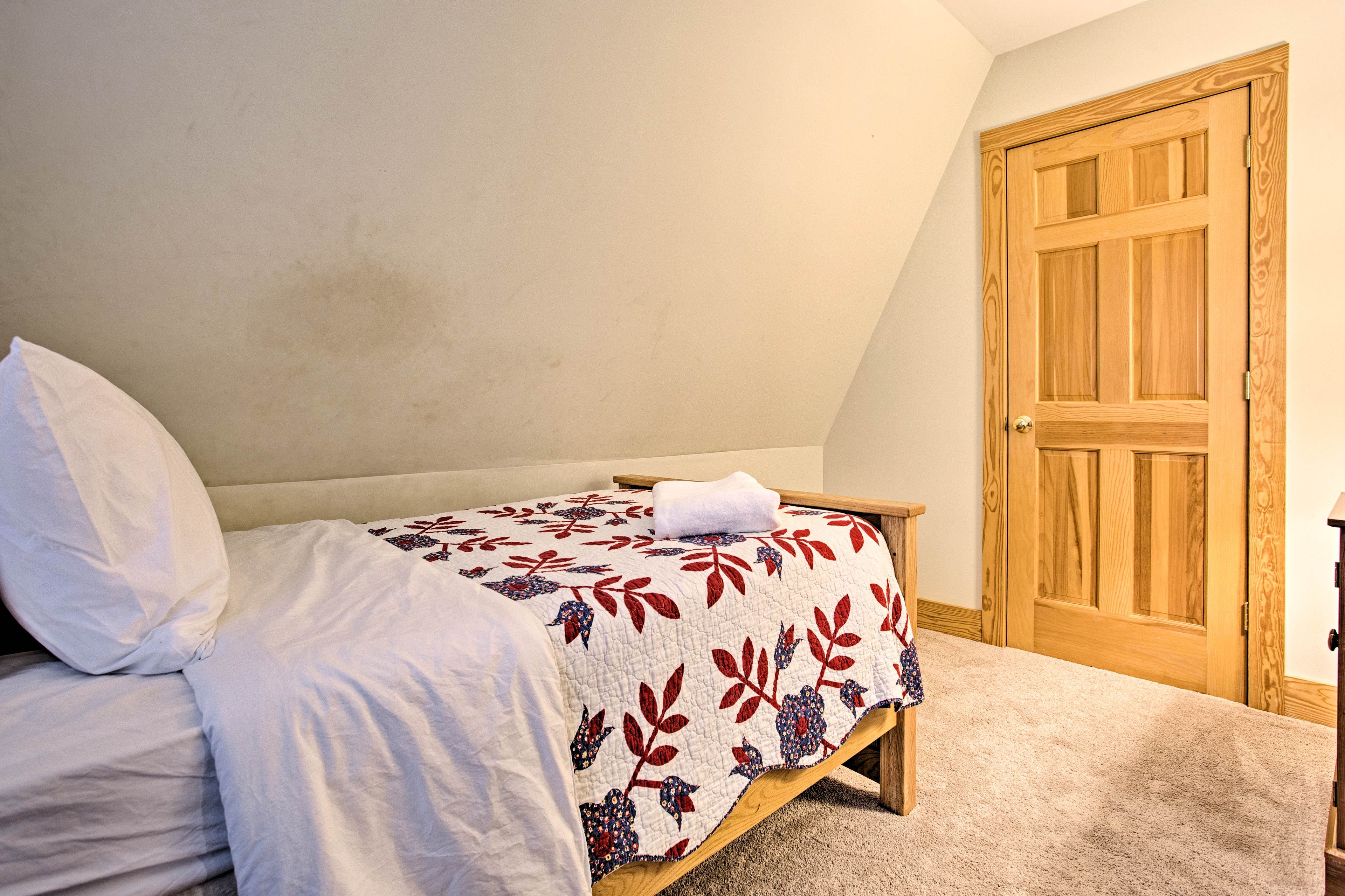 Bedroom 2 | Twin Bed