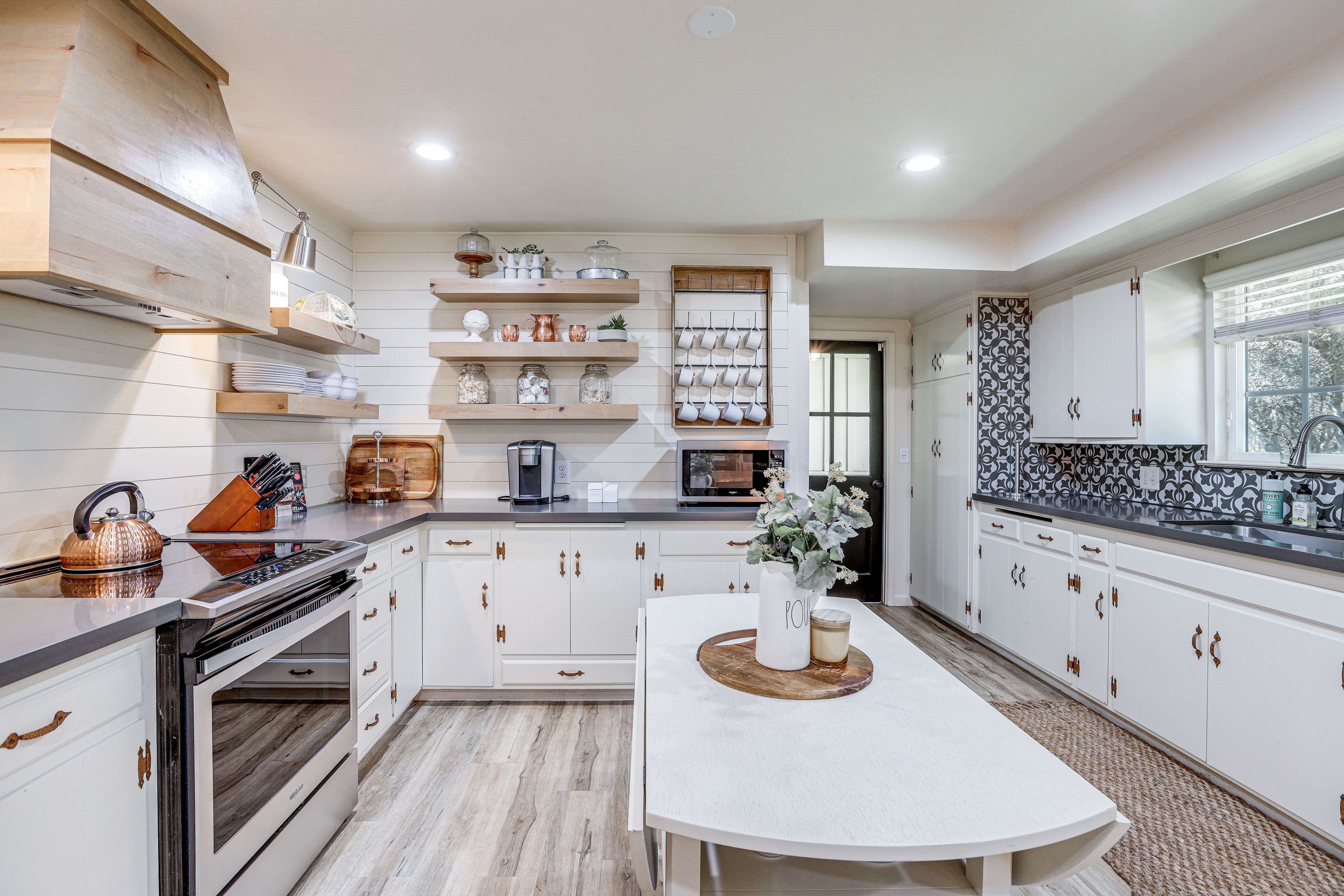 Kitchen | Keurig Coffee Maker | Knife Set | Cooking Basics