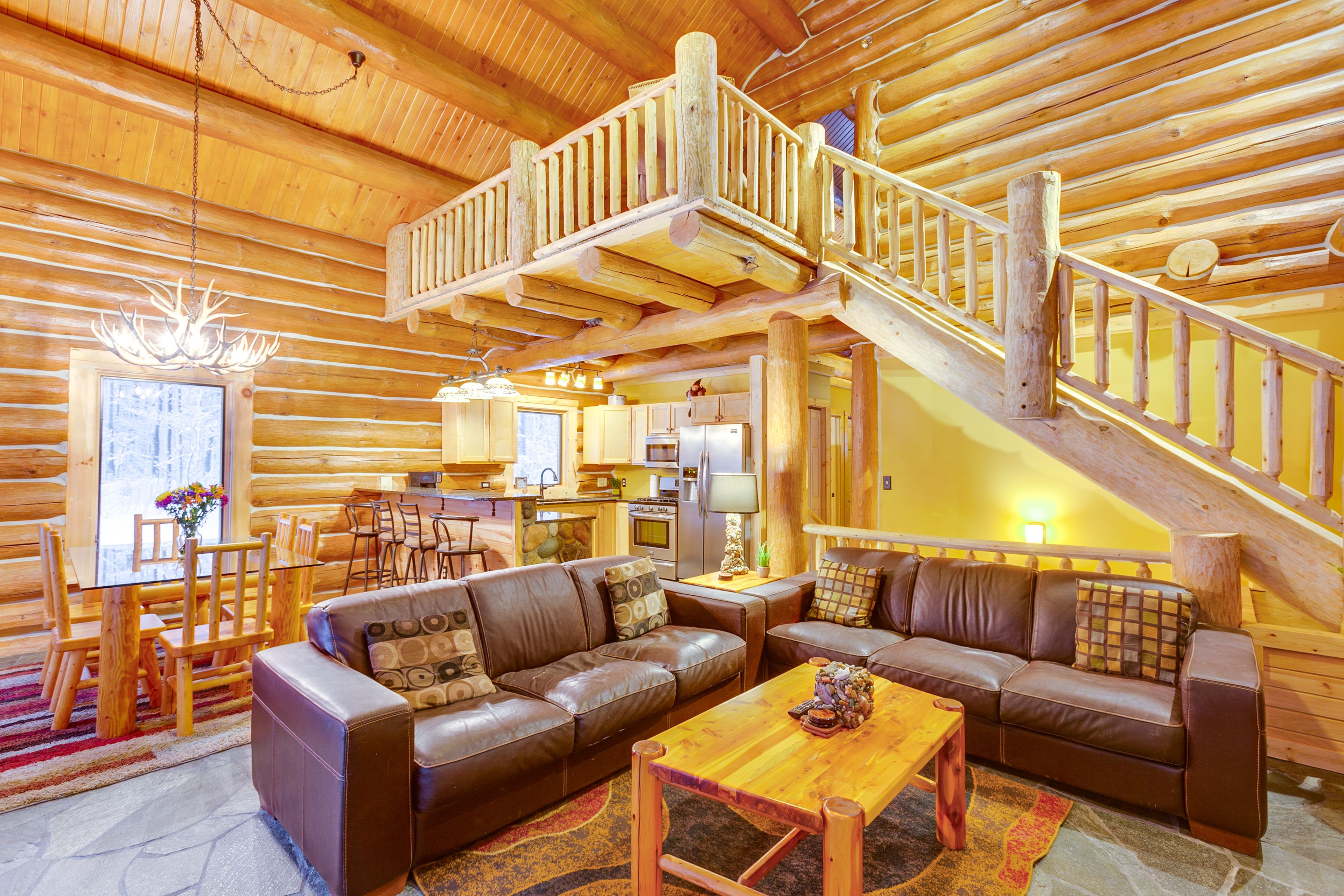 Living Room | 1st Floor | Smart TV | Fireplace | Queen Sleeper Sofa